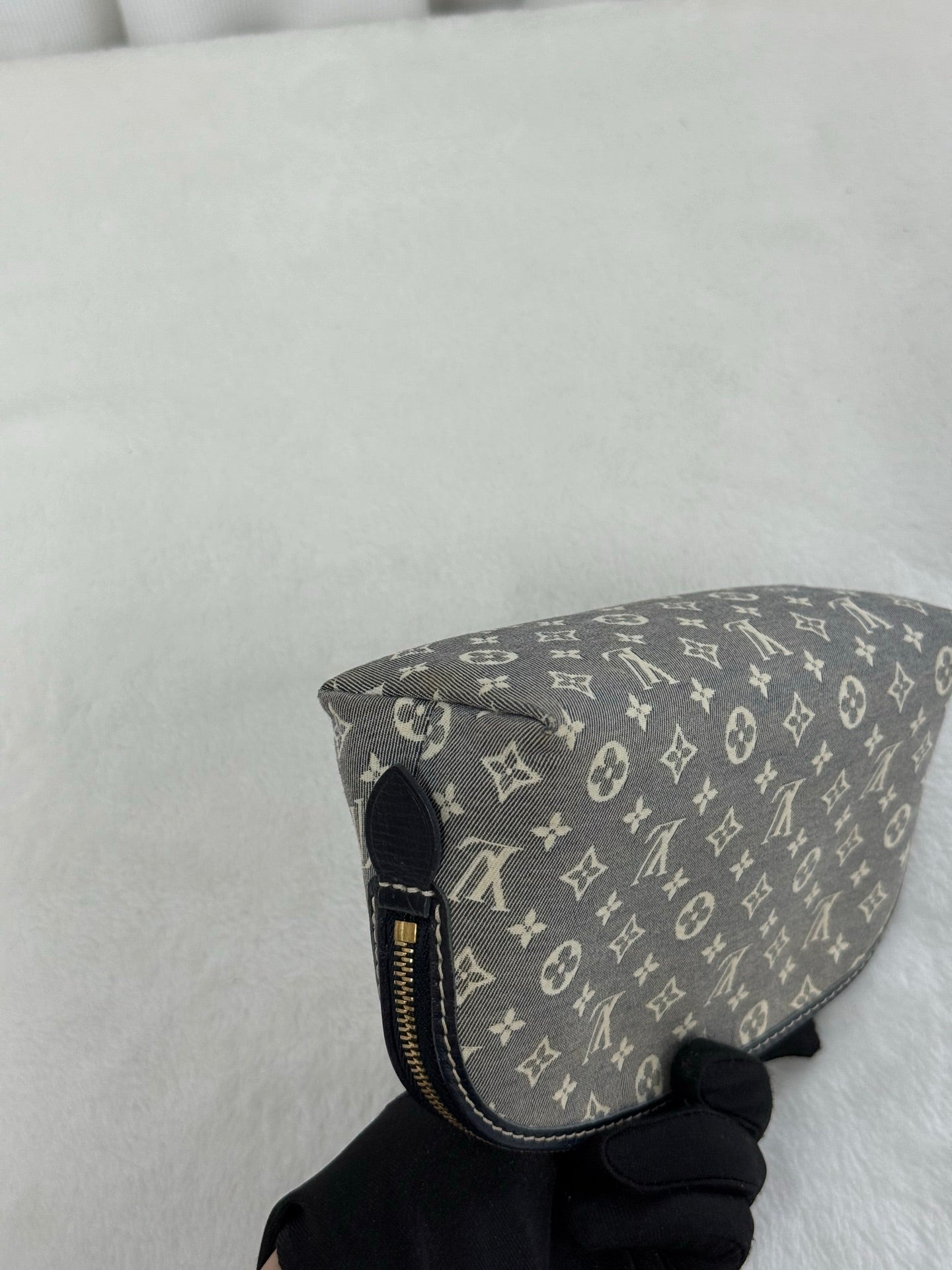 LOUIS VUITTON Pochette Cosmetique Monogram Idylle Canvas