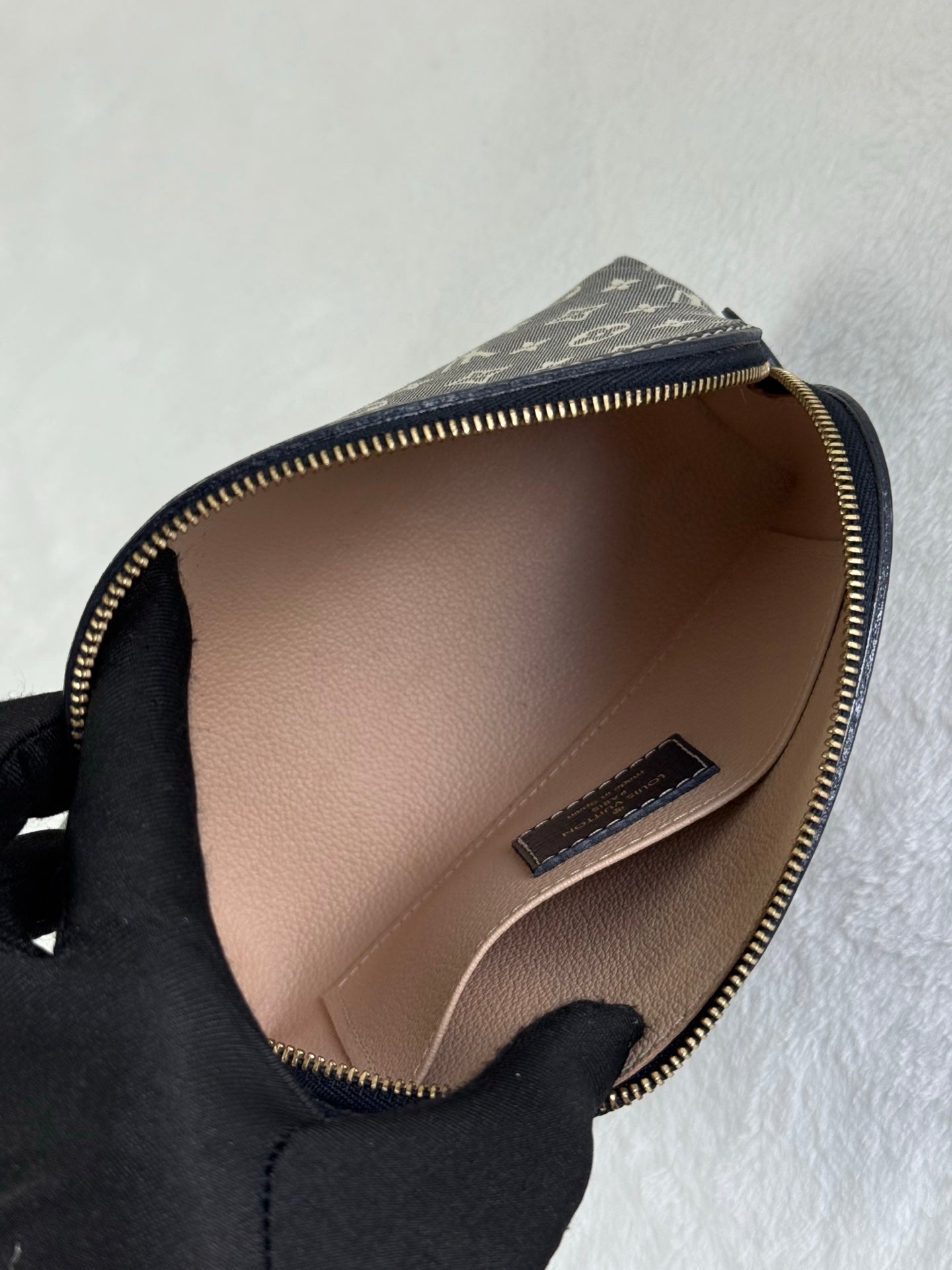 LOUIS VUITTON Pochette Cosmetique Monogram Idylle Canvas
