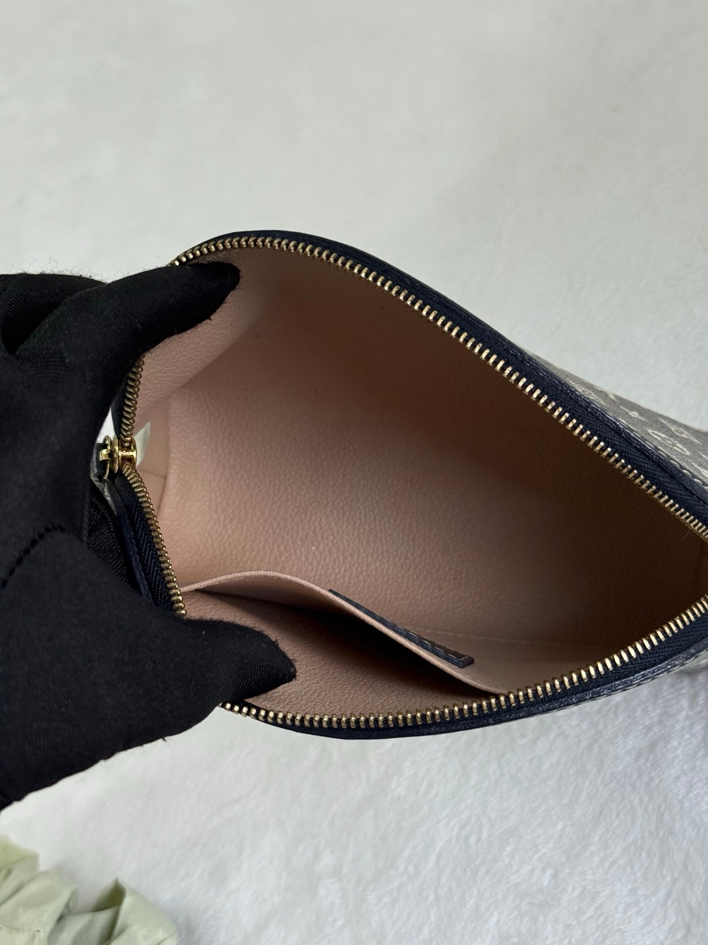 LOUIS VUITTON Pochette Cosmetique Monogram Idylle Canvas