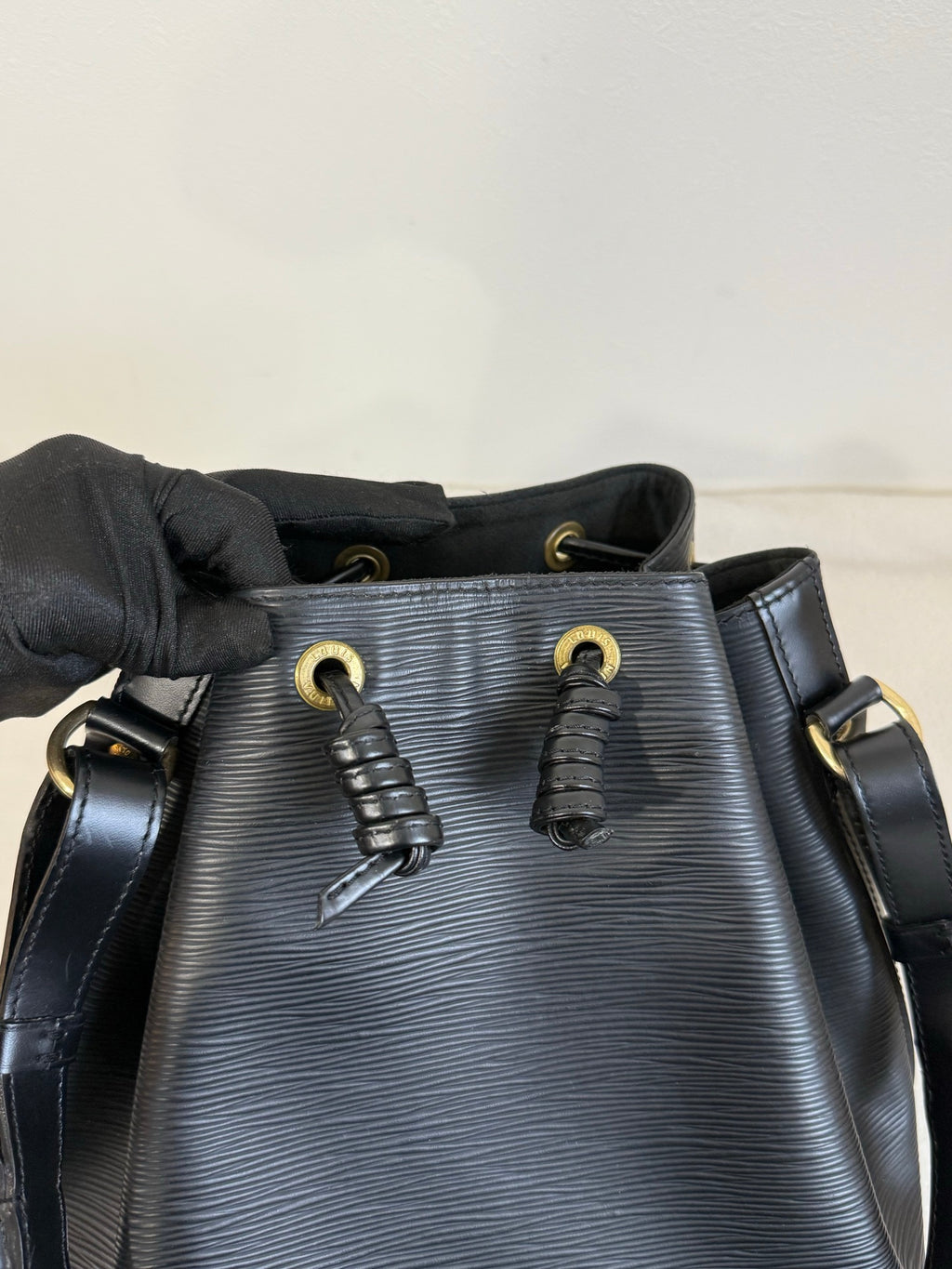 LOUIS VUITTON Epi Noe Bucket Bag