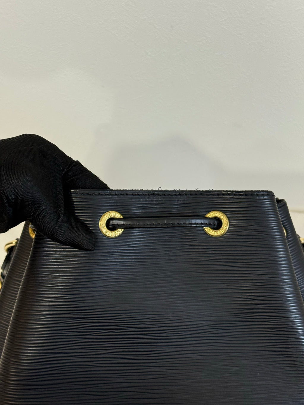 LOUIS VUITTON Epi Noe Bucket Bag