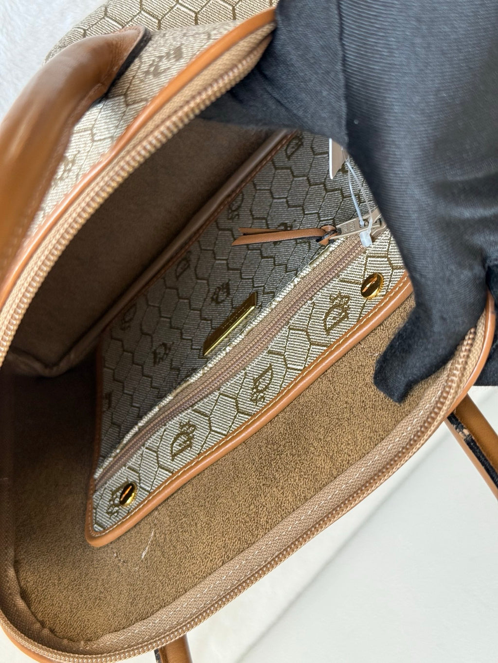 DIOR D'Oblique Pre-loved Handbag