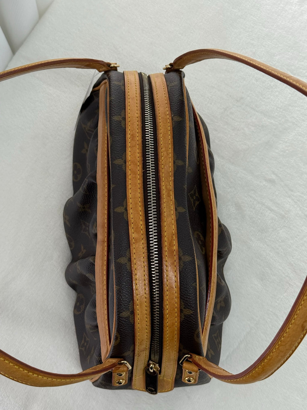 LOUIS VUITTON Klara Pre-loved Handbag
