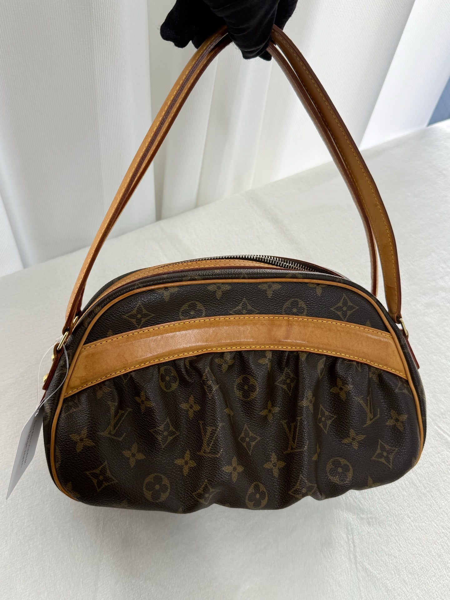 LOUIS VUITTON Klara Pre-loved Handbag