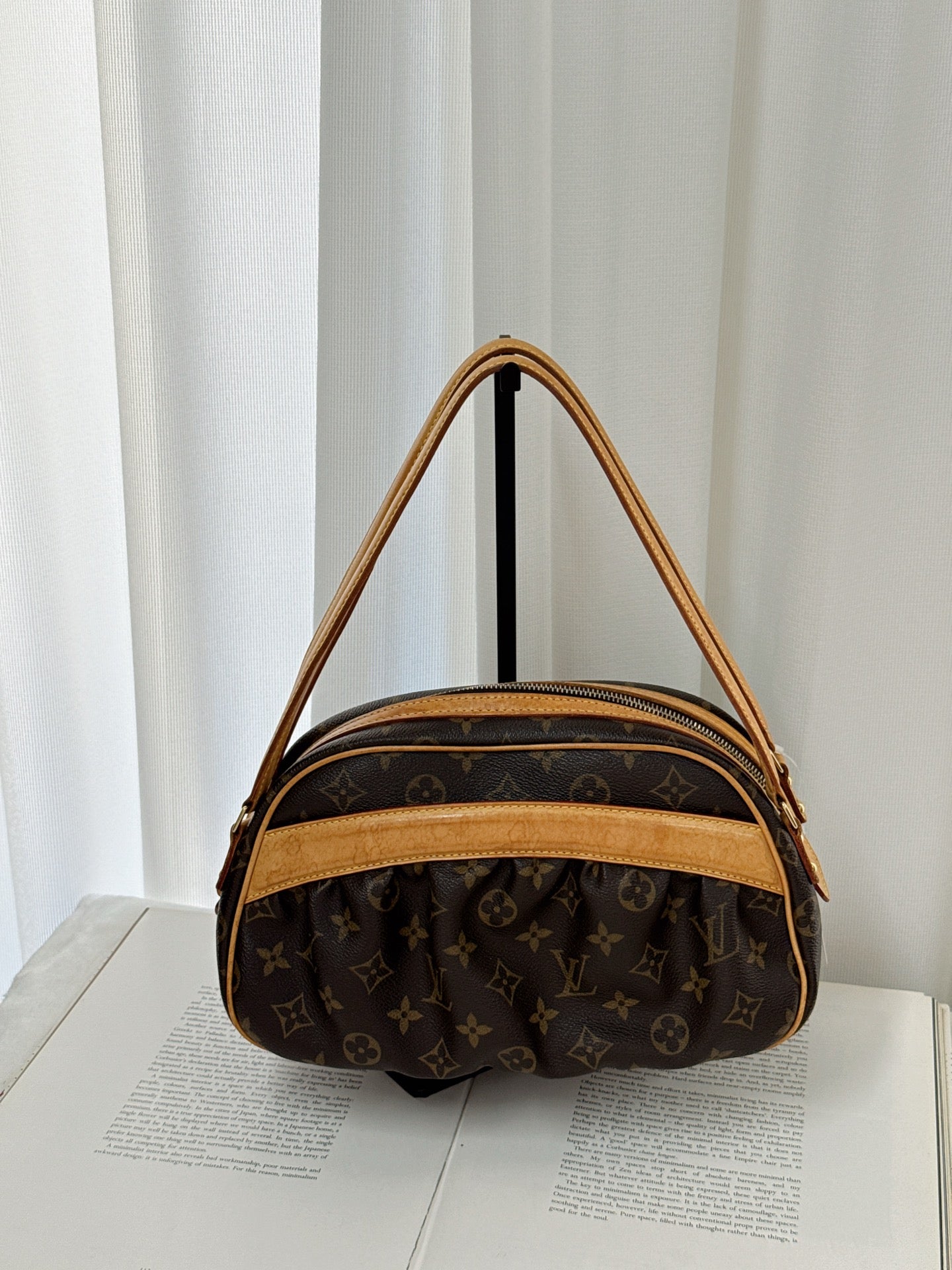 LOUIS VUITTON Klara Pre-loved Handbag