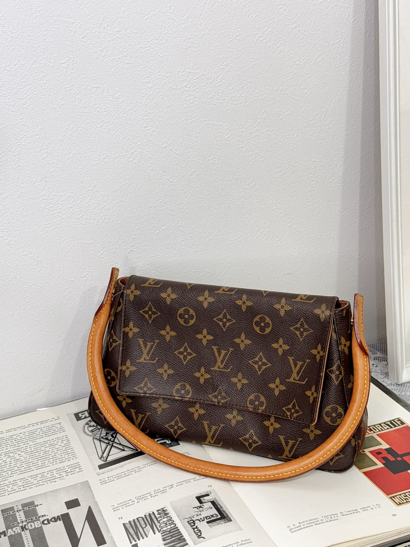 LOUIS VUITTON Looping Handbag