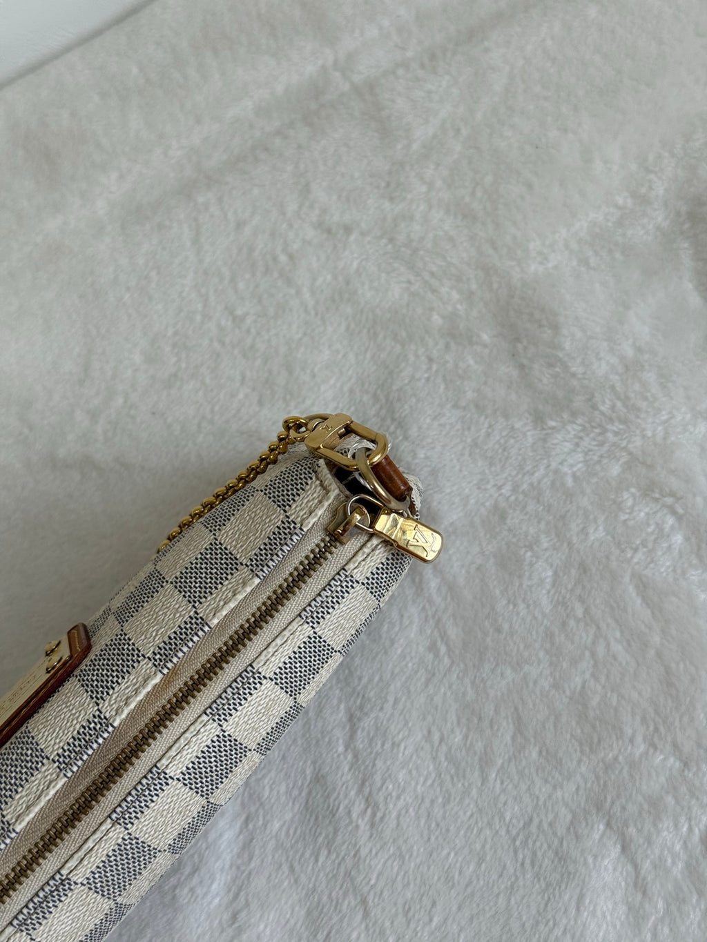 LOUIS VUITTON Damier 2-way Pre-loved Bag