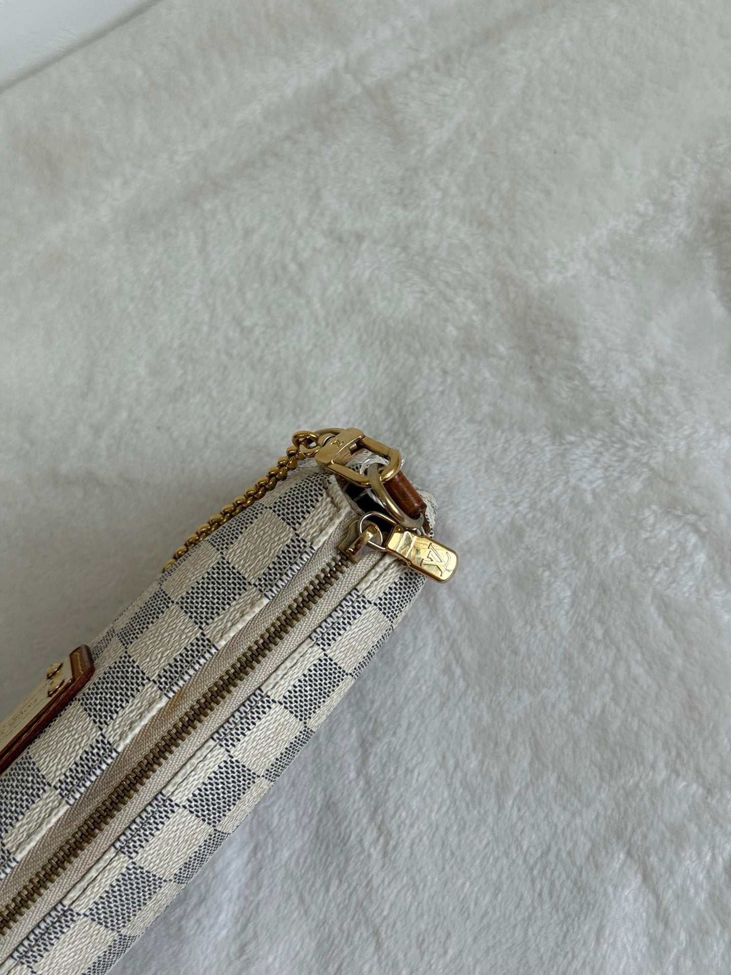 LOUIS VUITTON Damier 2-way Pre-loved Bag