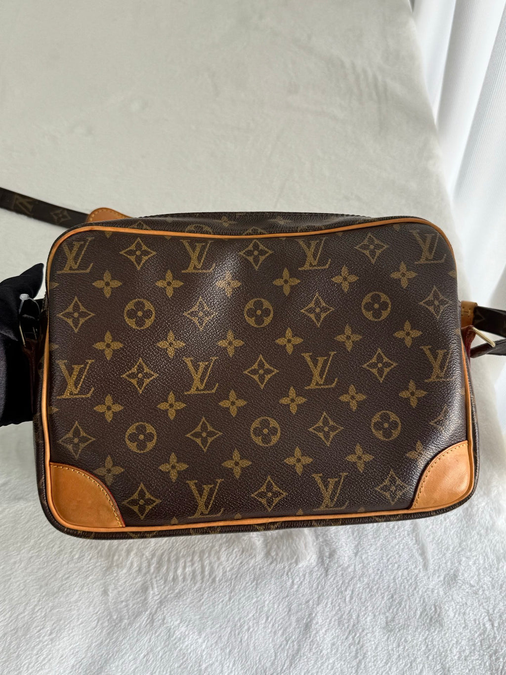 LOUIS VUITTON Monogram Nile Shoulder bag