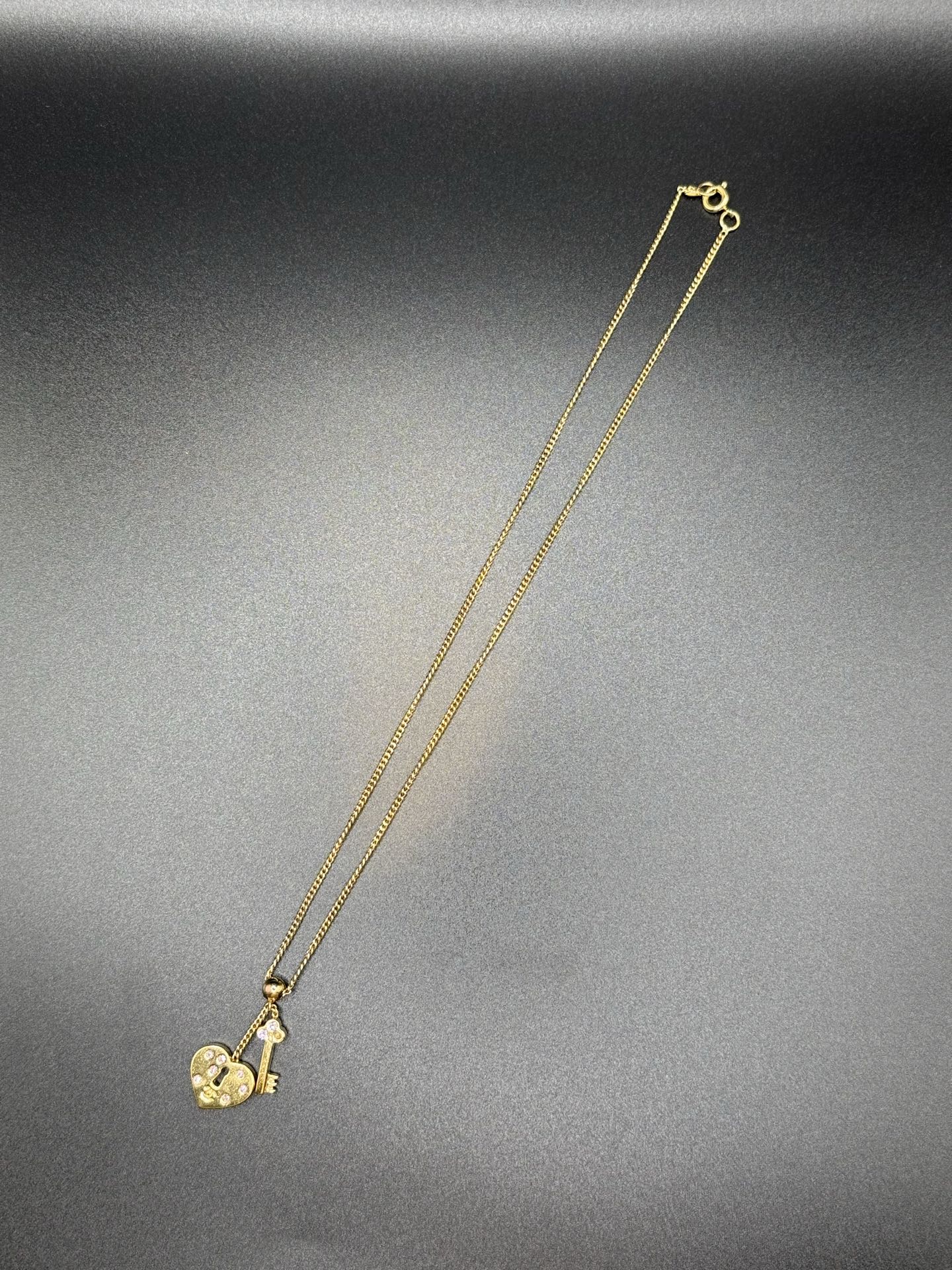 CHANEL DoubleC  Heart-shaped lock and keys