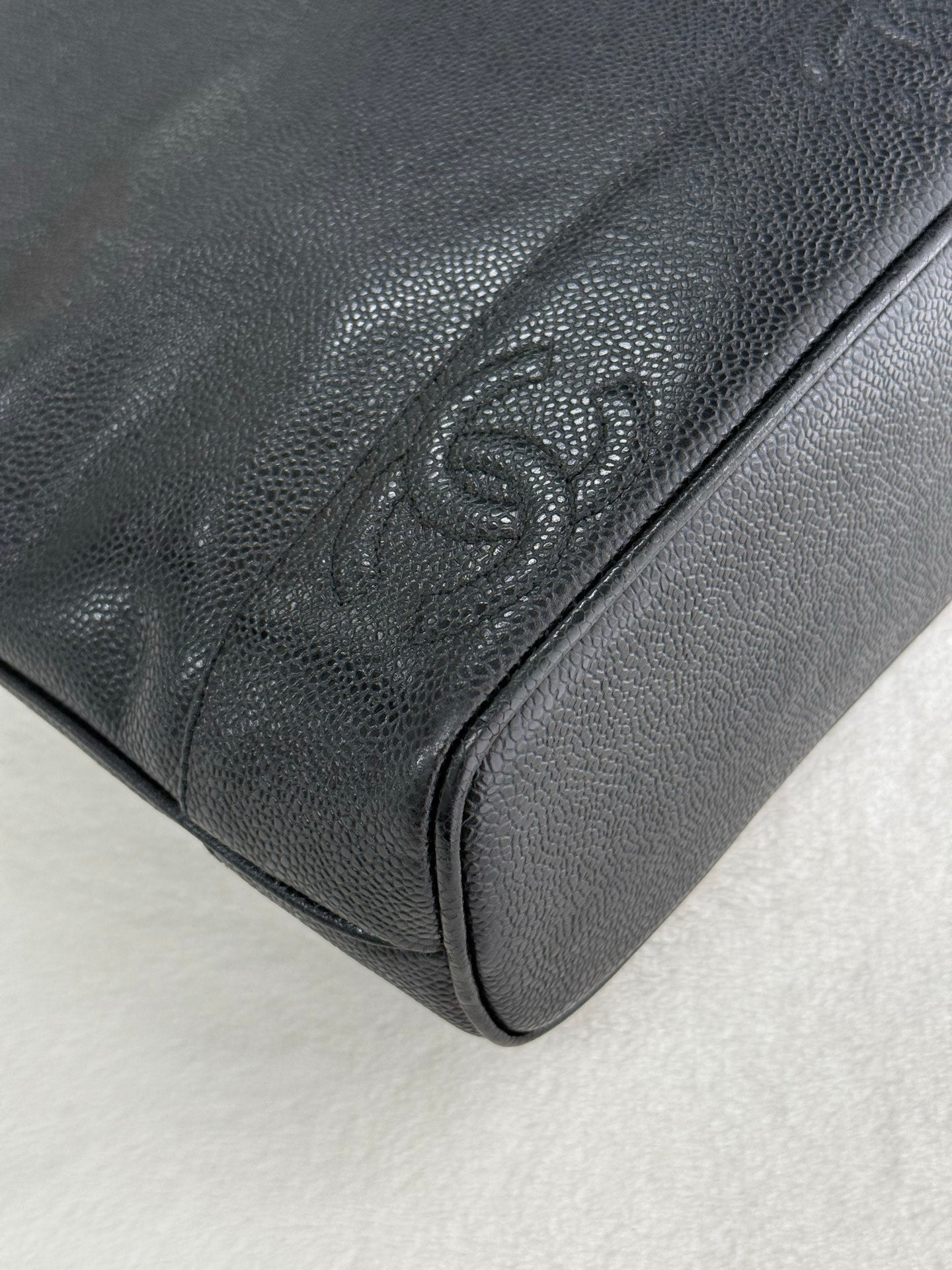 CHANEL Cavier Shoulder bag