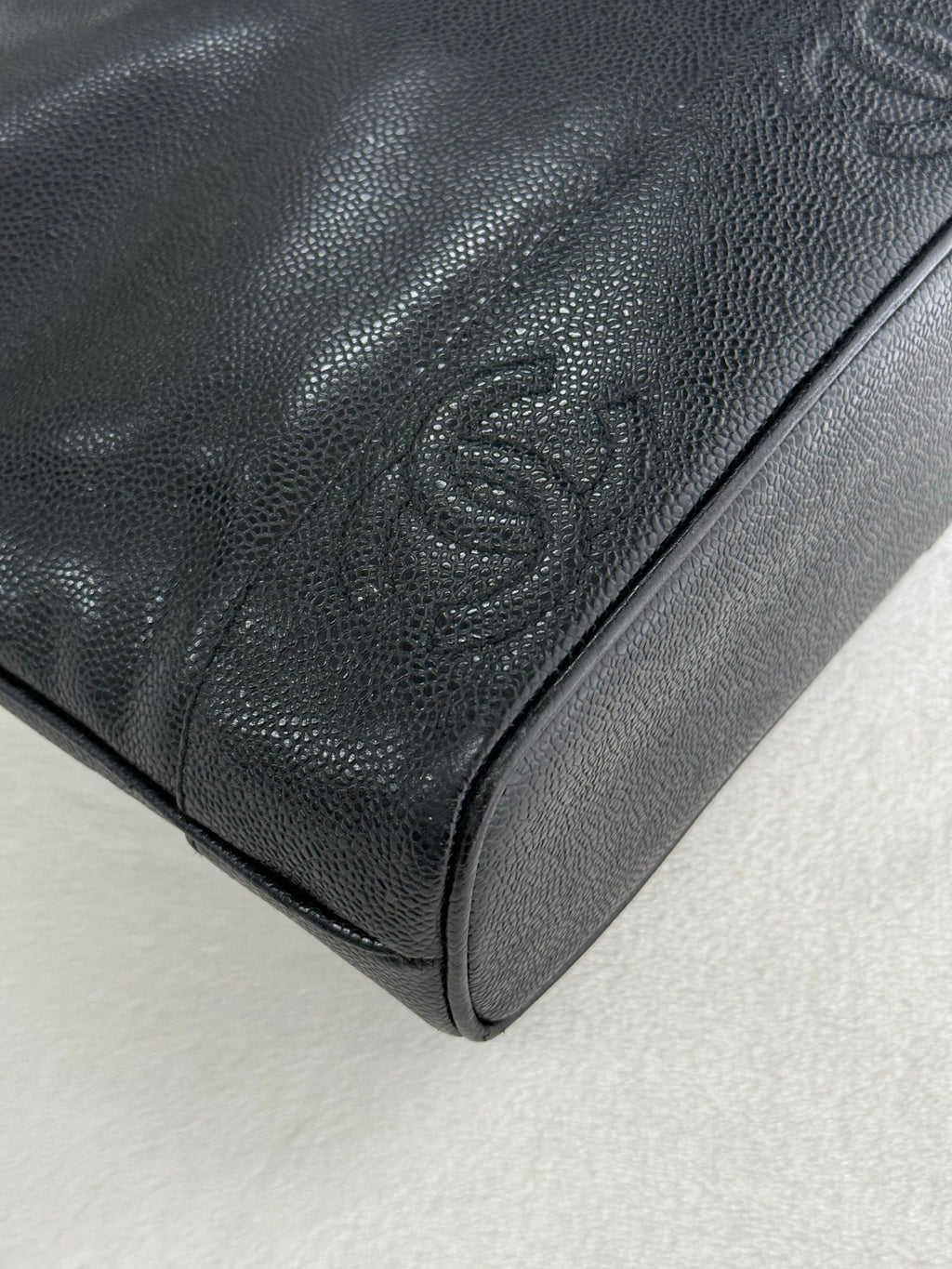 CHANEL Cavier Shoulder bag