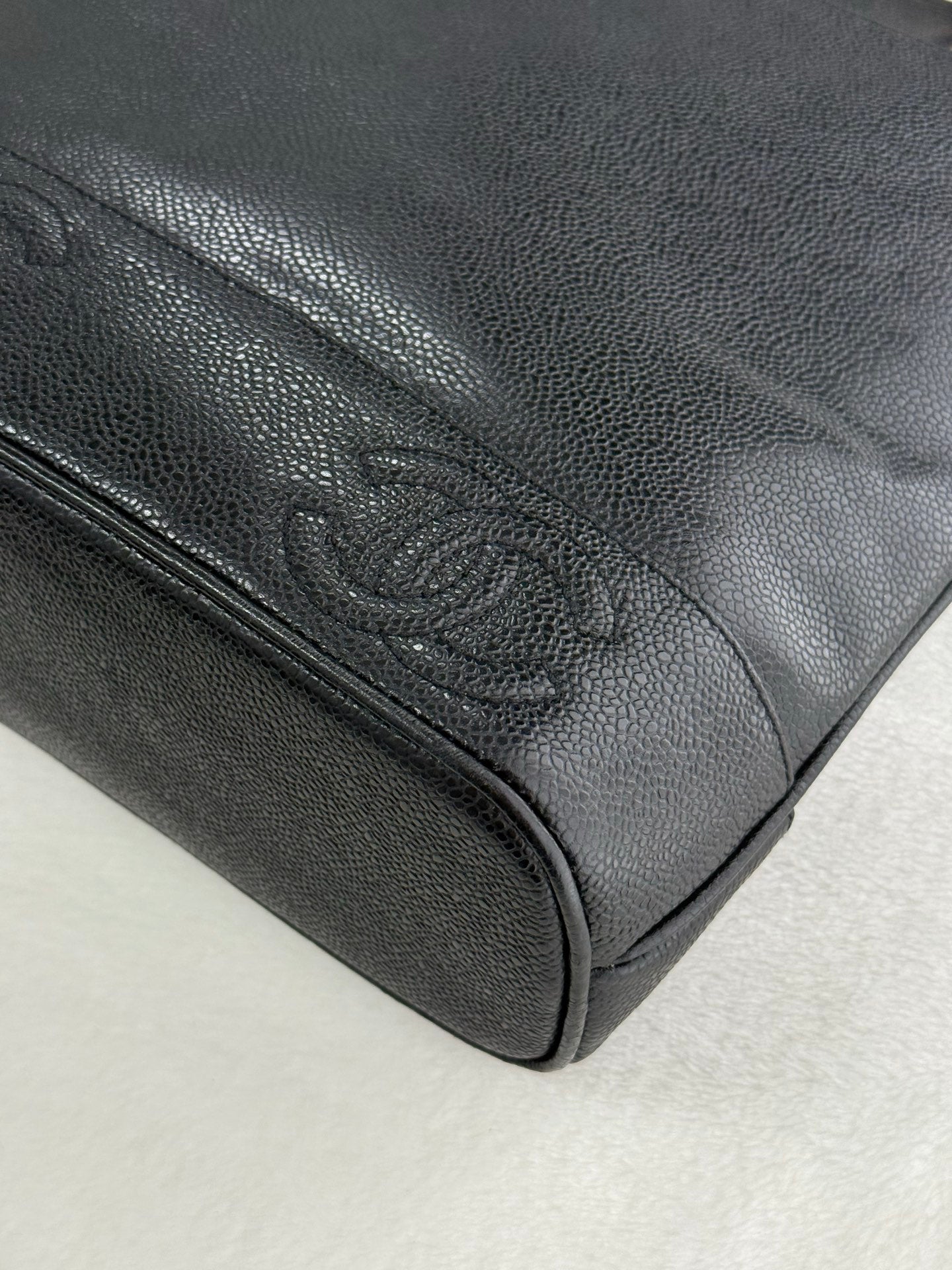 CHANEL Cavier Shoulder bag