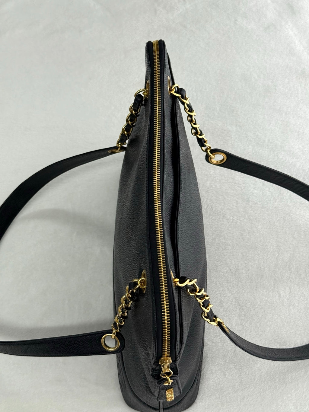 CHANEL Cavier Shoulder bag