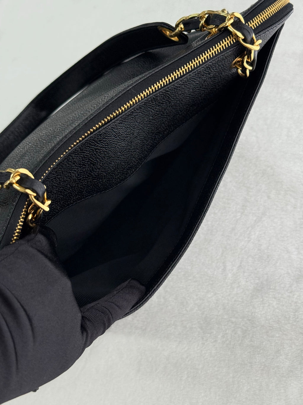 CHANEL Cavier Shoulder bag