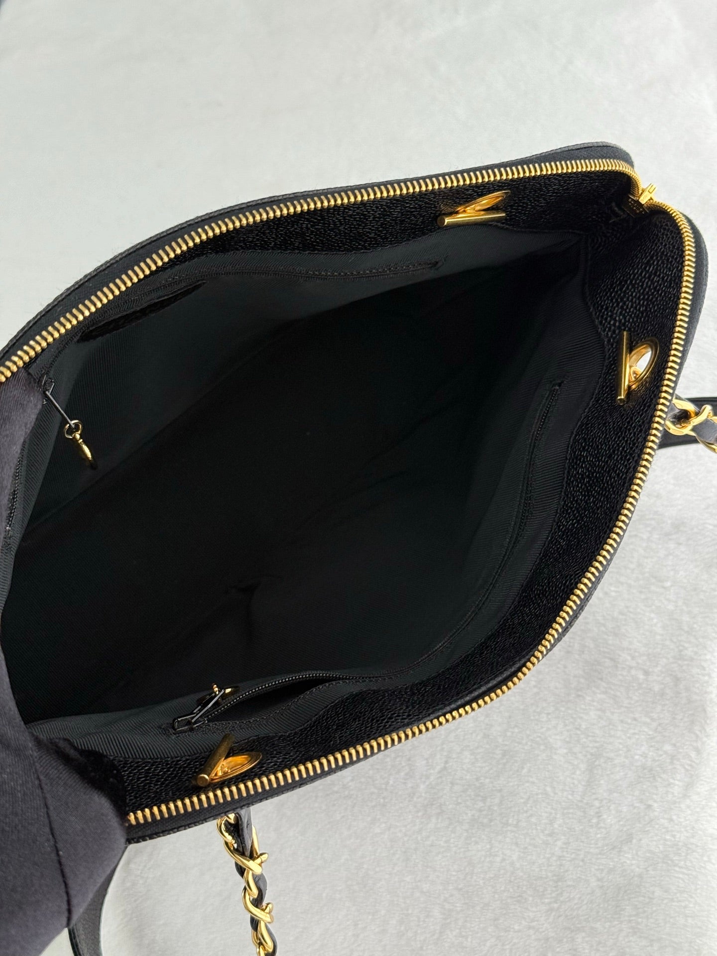CHANEL Cavier Shoulder bag