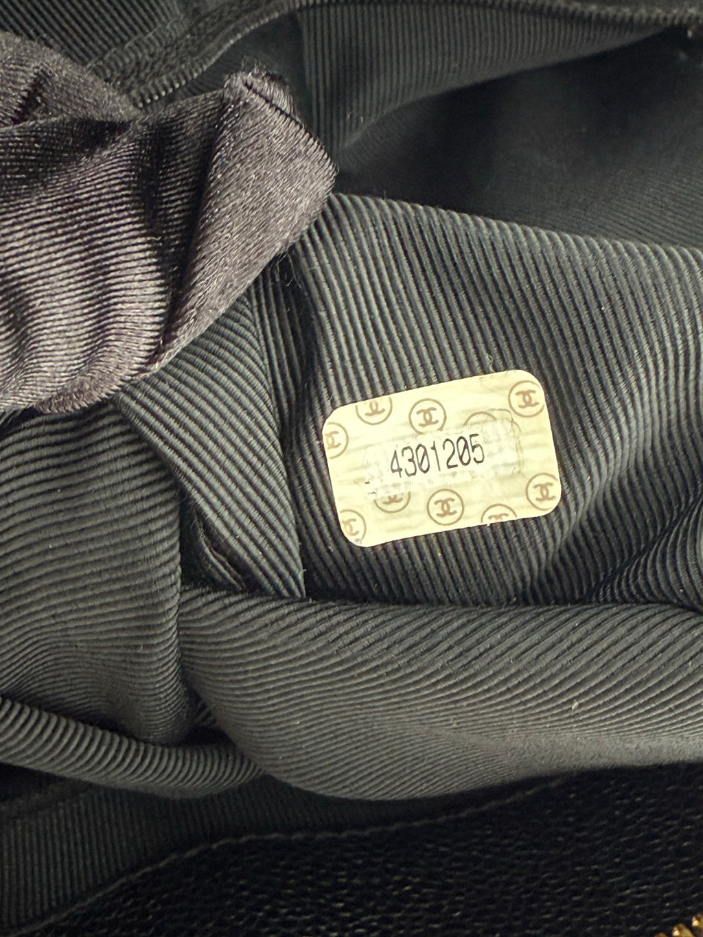 CHANEL Cavier Shoulder bag