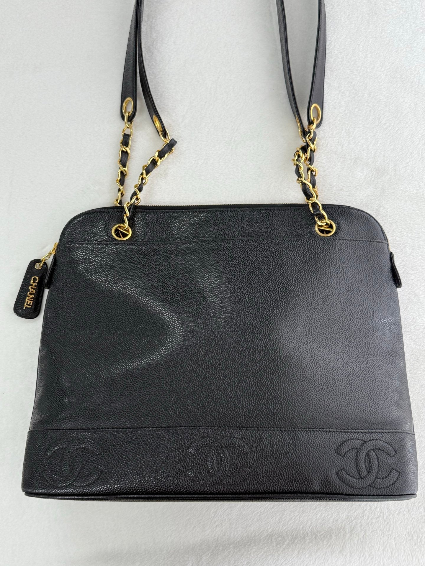CHANEL Cavier Shoulder bag