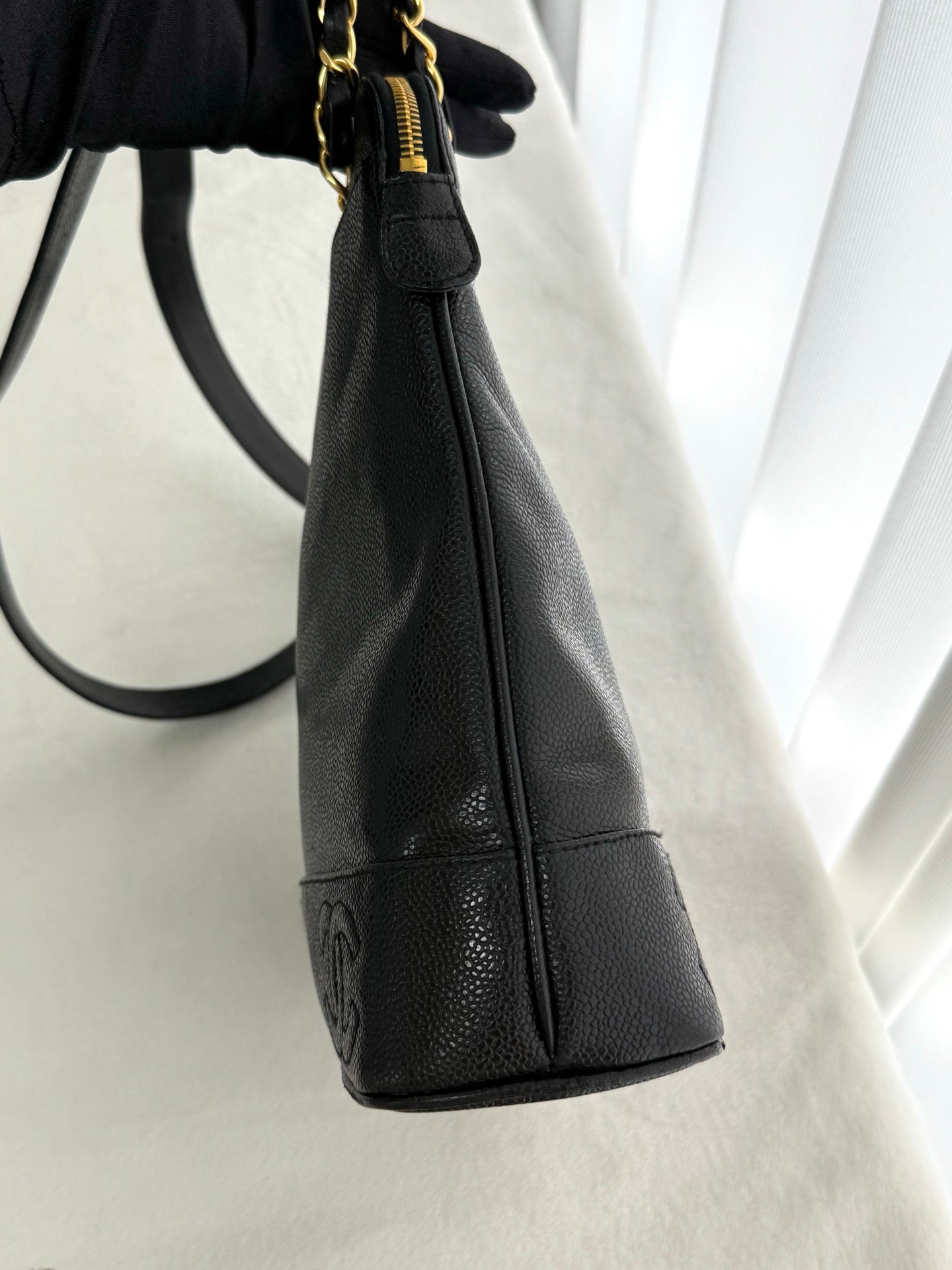 CHANEL Cavier Shoulder bag