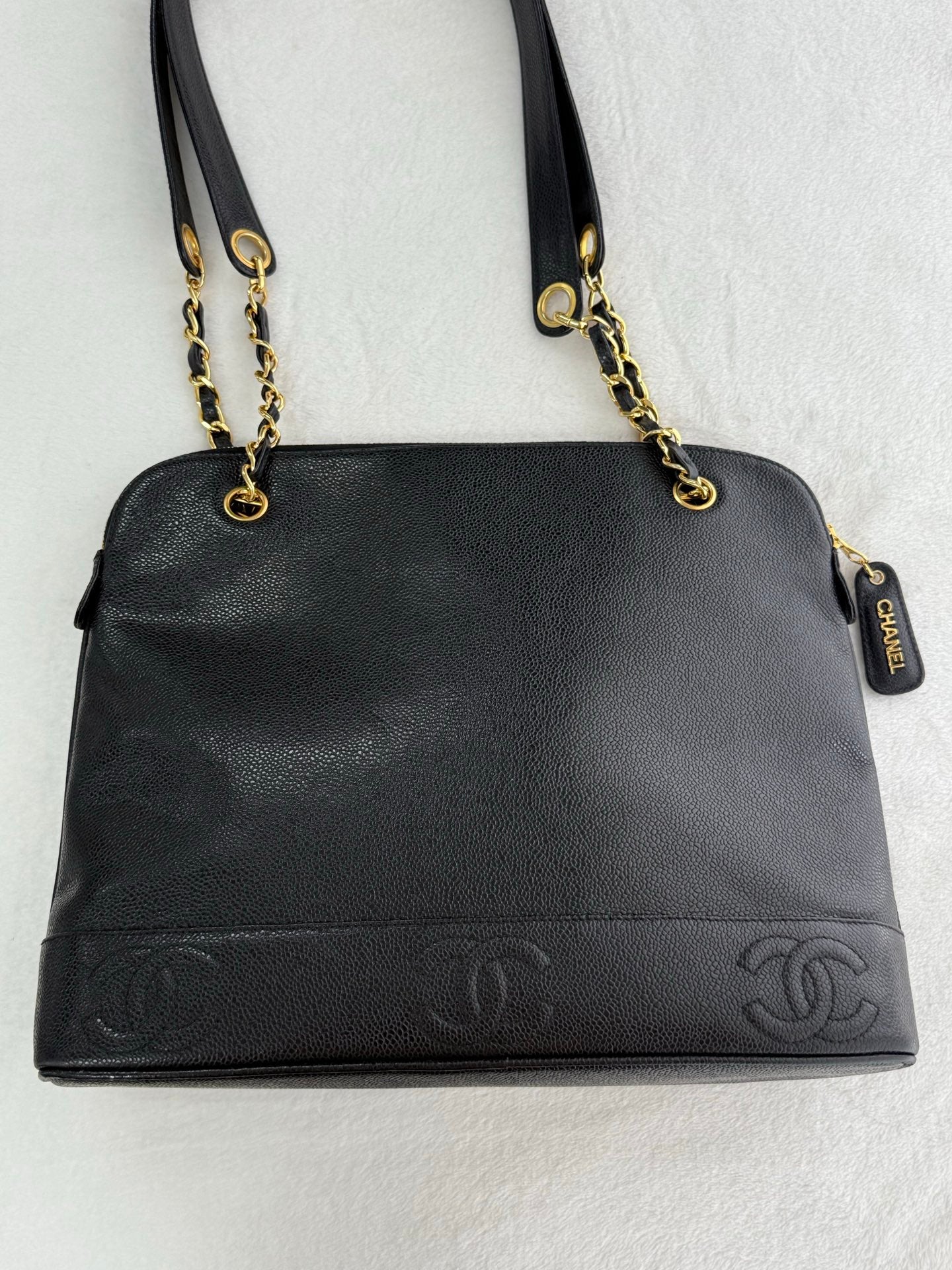 CHANEL Cavier Shoulder bag
