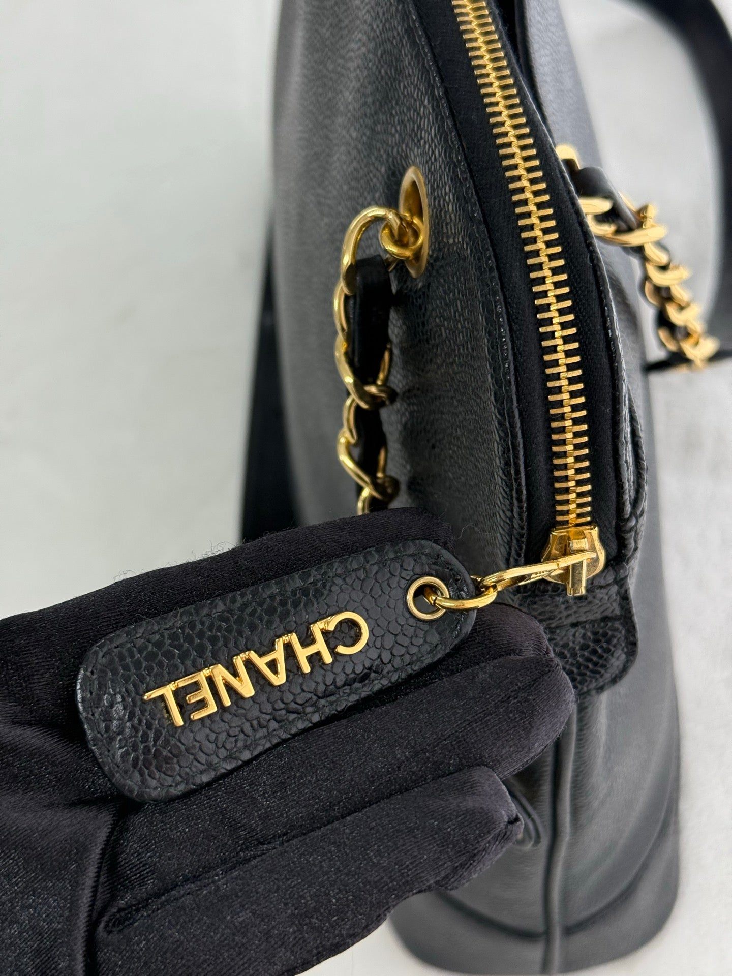 CHANEL Cavier Shoulder bag