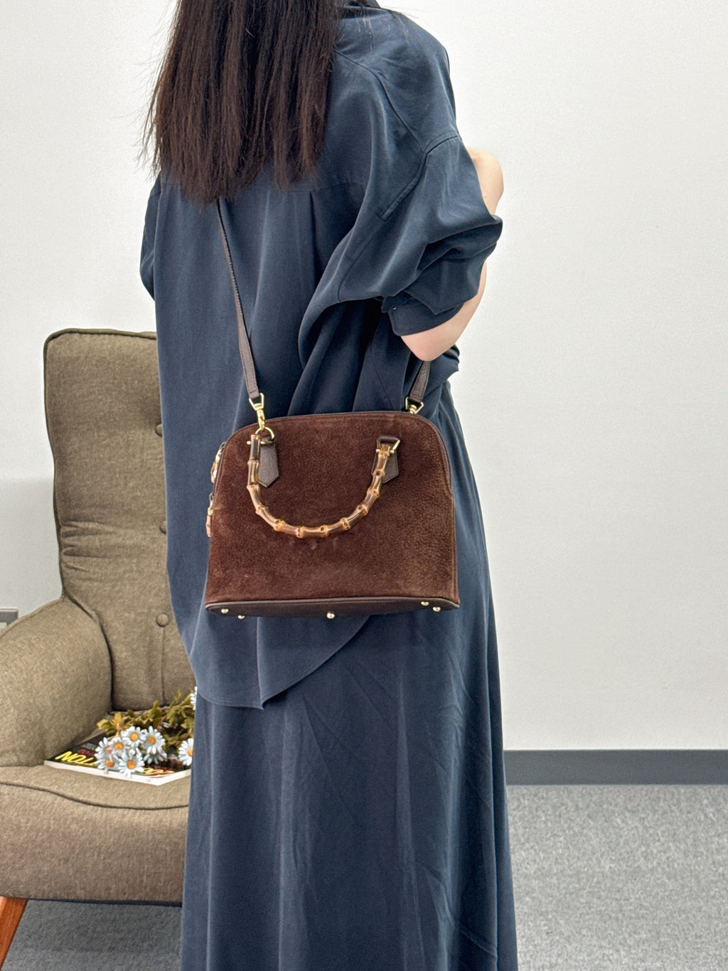 GUCCI Bamboo-handle suede shoulderbag