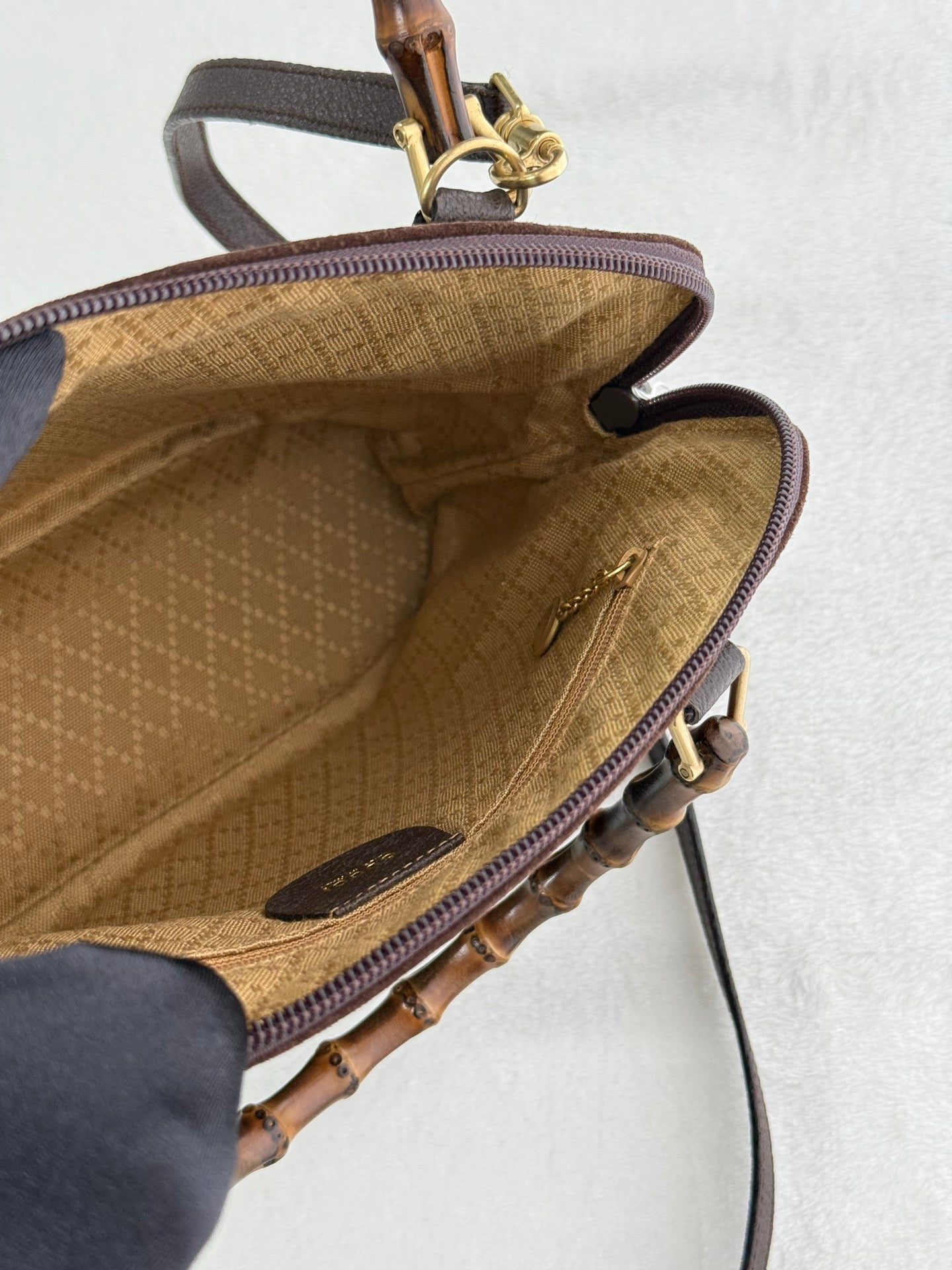 GUCCI Bamboo-handle suede shoulderbag