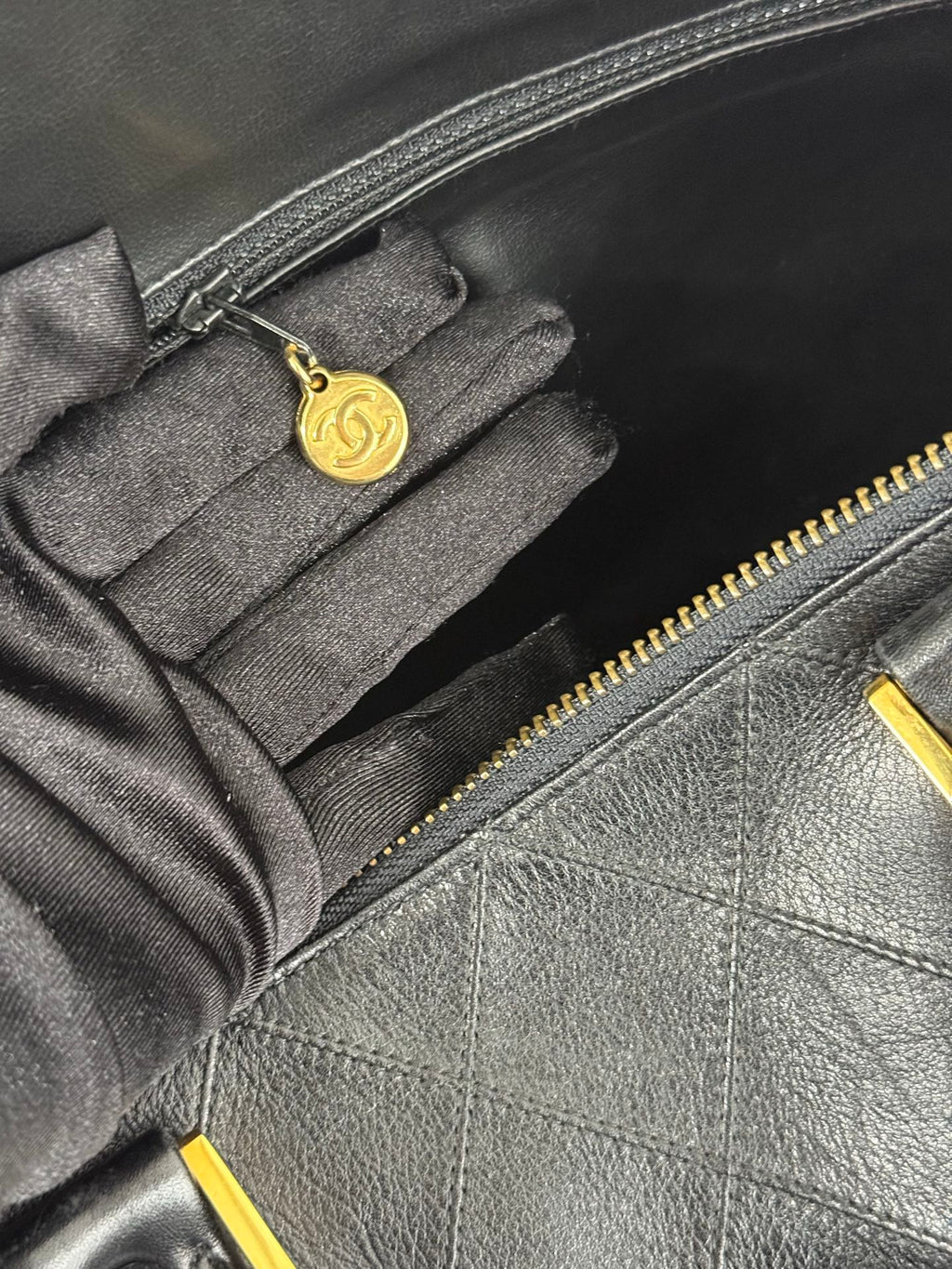 CHANEL Diamond quilted Travel bag
