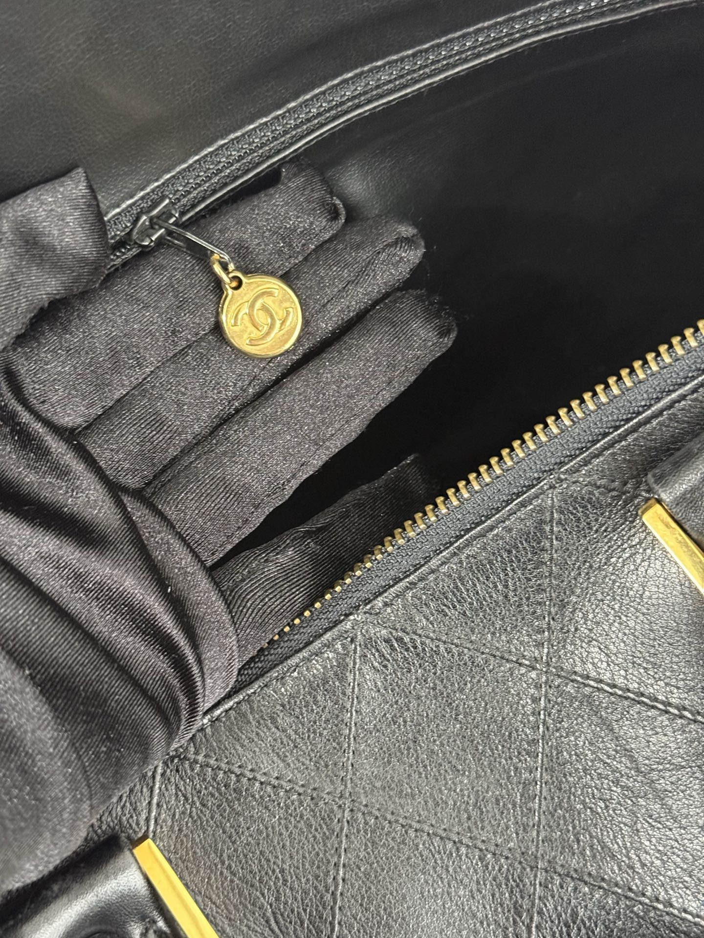 CHANEL Diamond quilted Travel bag