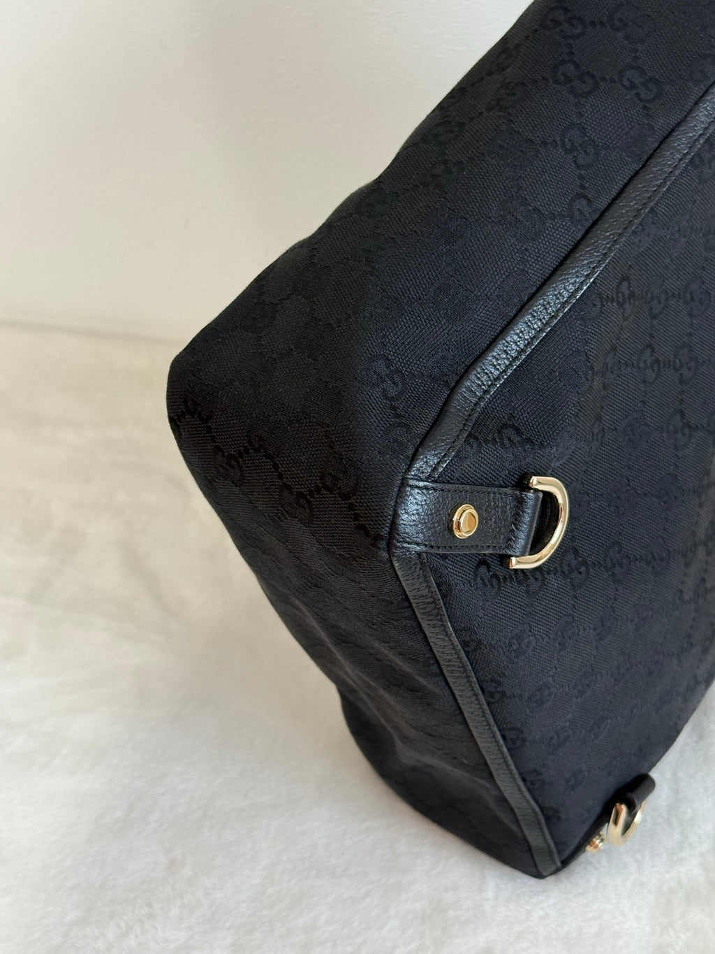 GUCCI GG Supreme Handbag