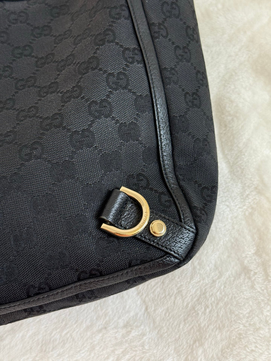 GUCCI GG Supreme Handbag