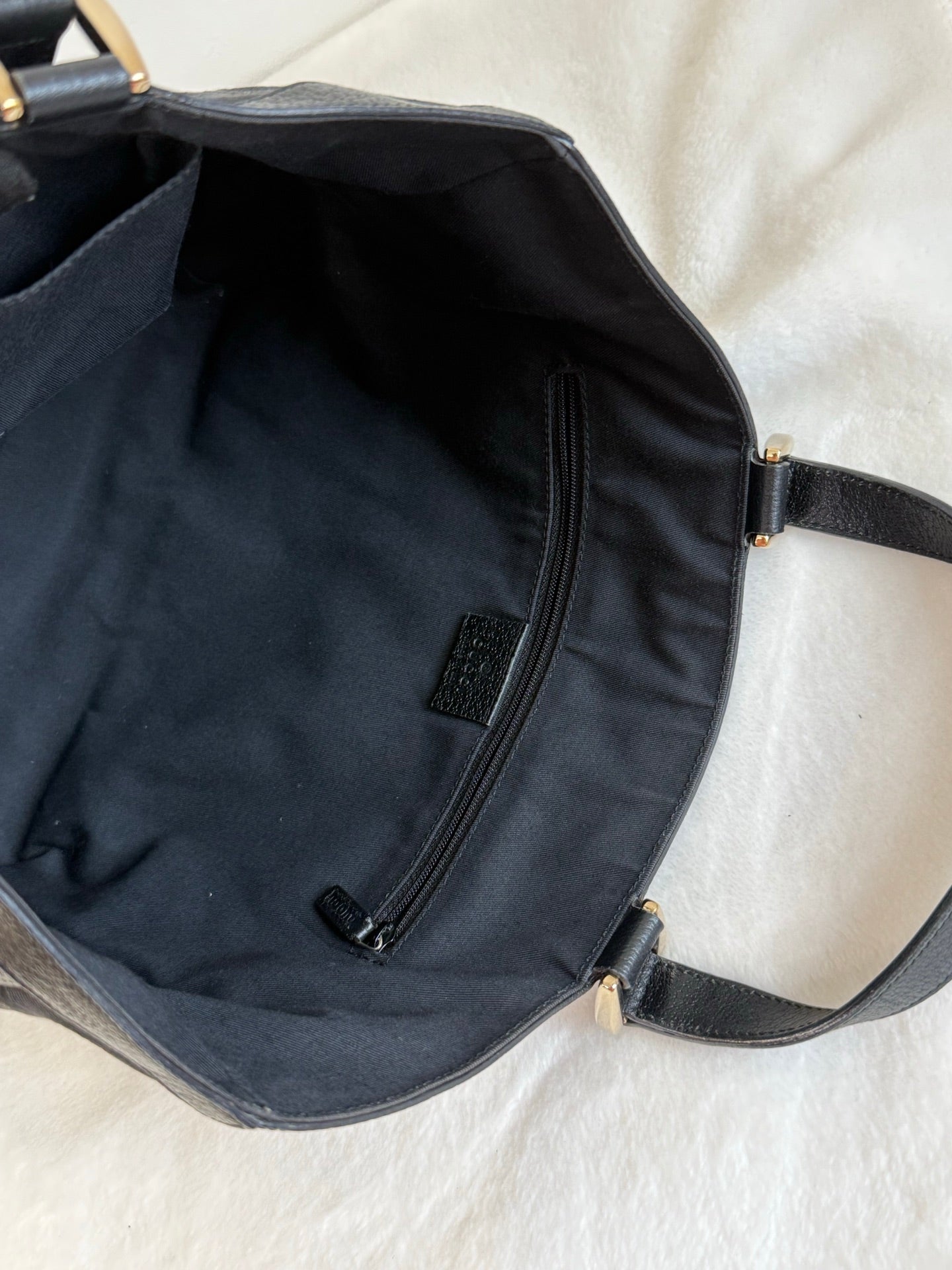 GUCCI GG Supreme Handbag