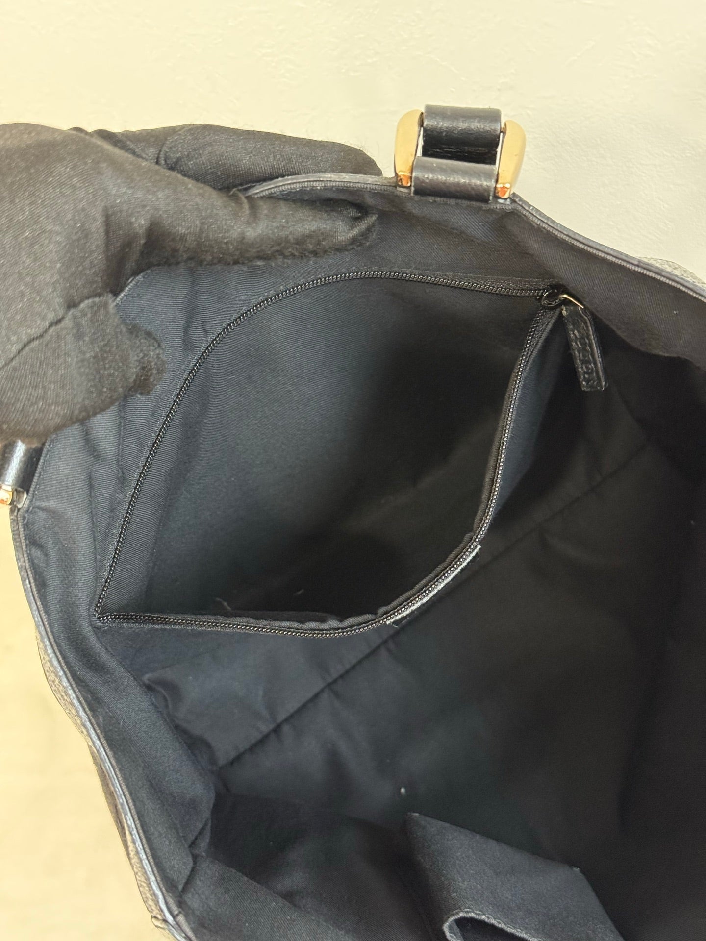 GUCCI GG Supreme Handbag