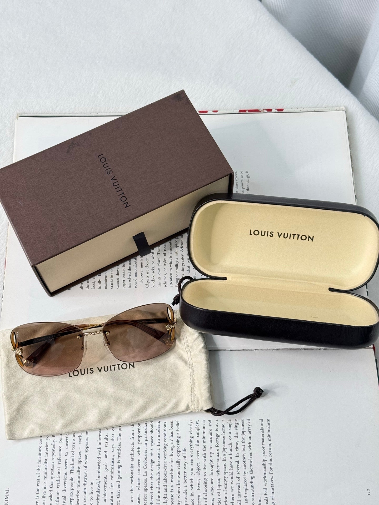 LOUIS VUITTON Sunglasses