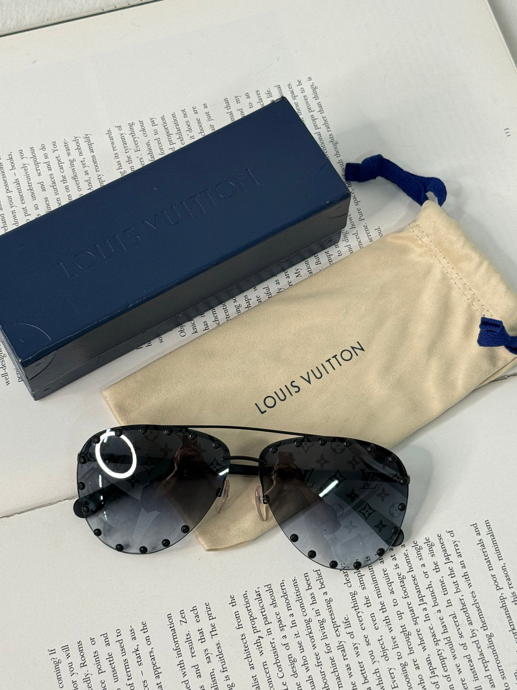 LOUIS VUITTON Monogram pattern Sunglasses