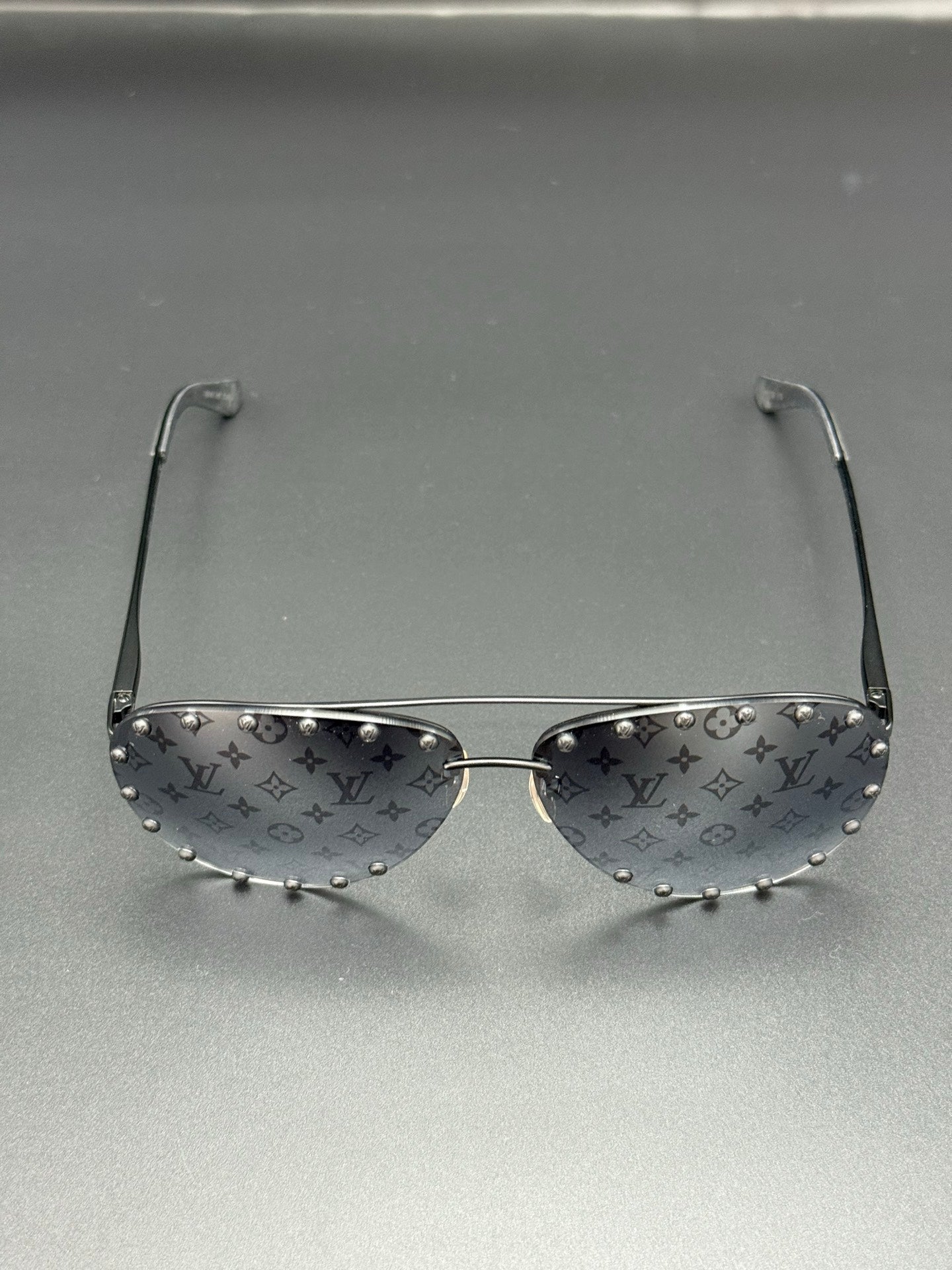 LOUIS VUITTON Monogram pattern Sunglasses