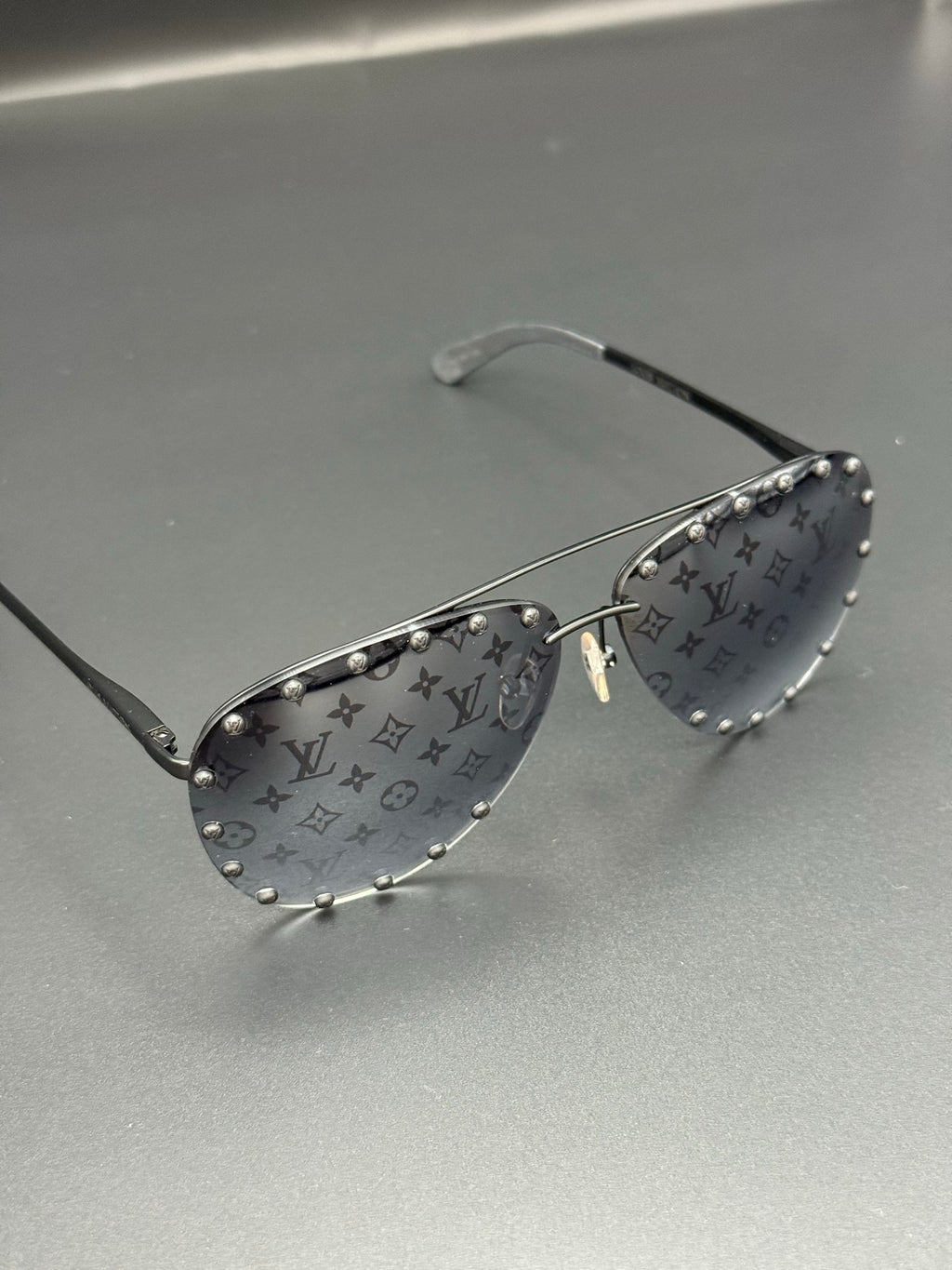 LOUIS VUITTON Monogram pattern Sunglasses