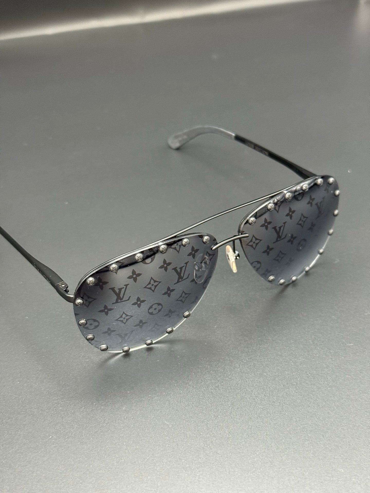 LOUIS VUITTON Monogram pattern Sunglasses