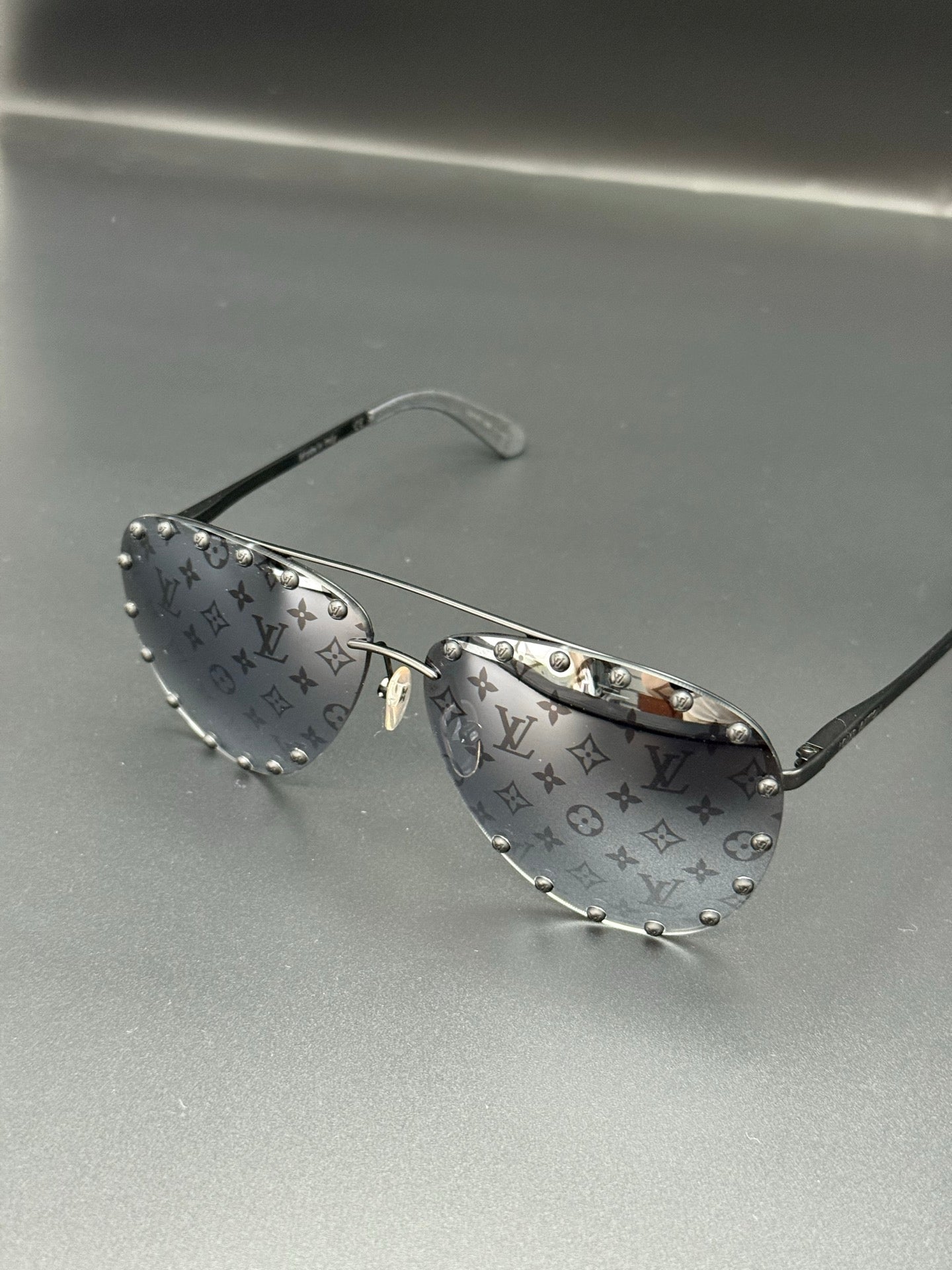 LOUIS VUITTON Monogram pattern Sunglasses