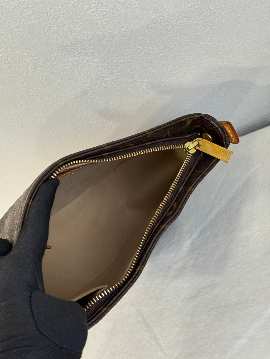 LOUIS VUITTON Monogram Looping  Medium Handbag