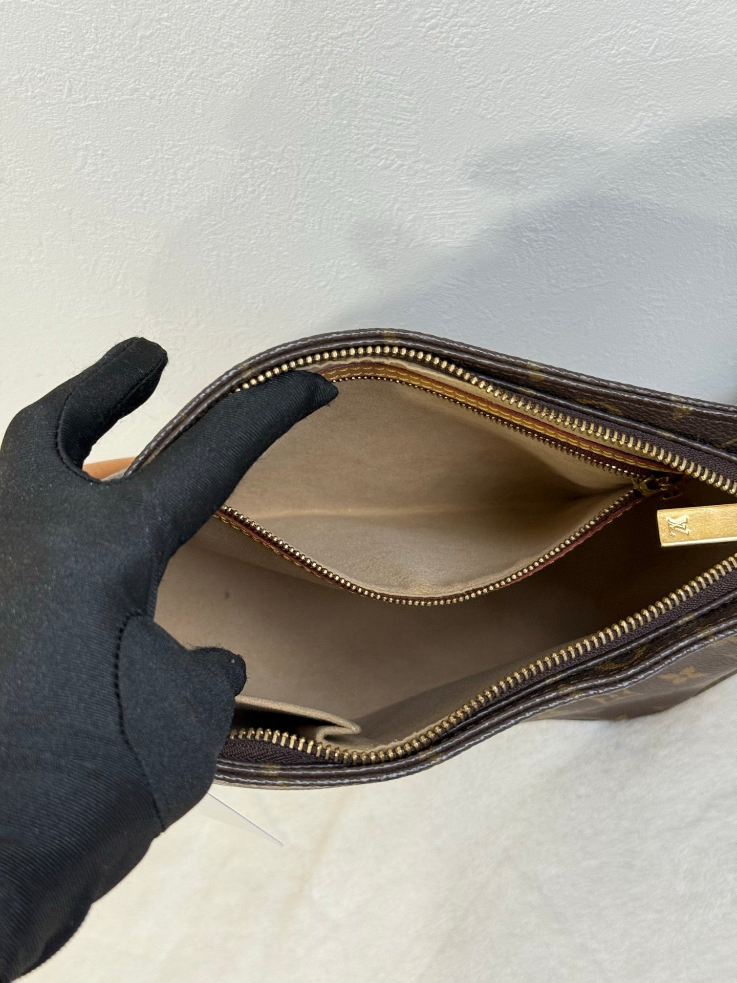 LOUIS VUITTON Monogram Looping  Medium Handbag