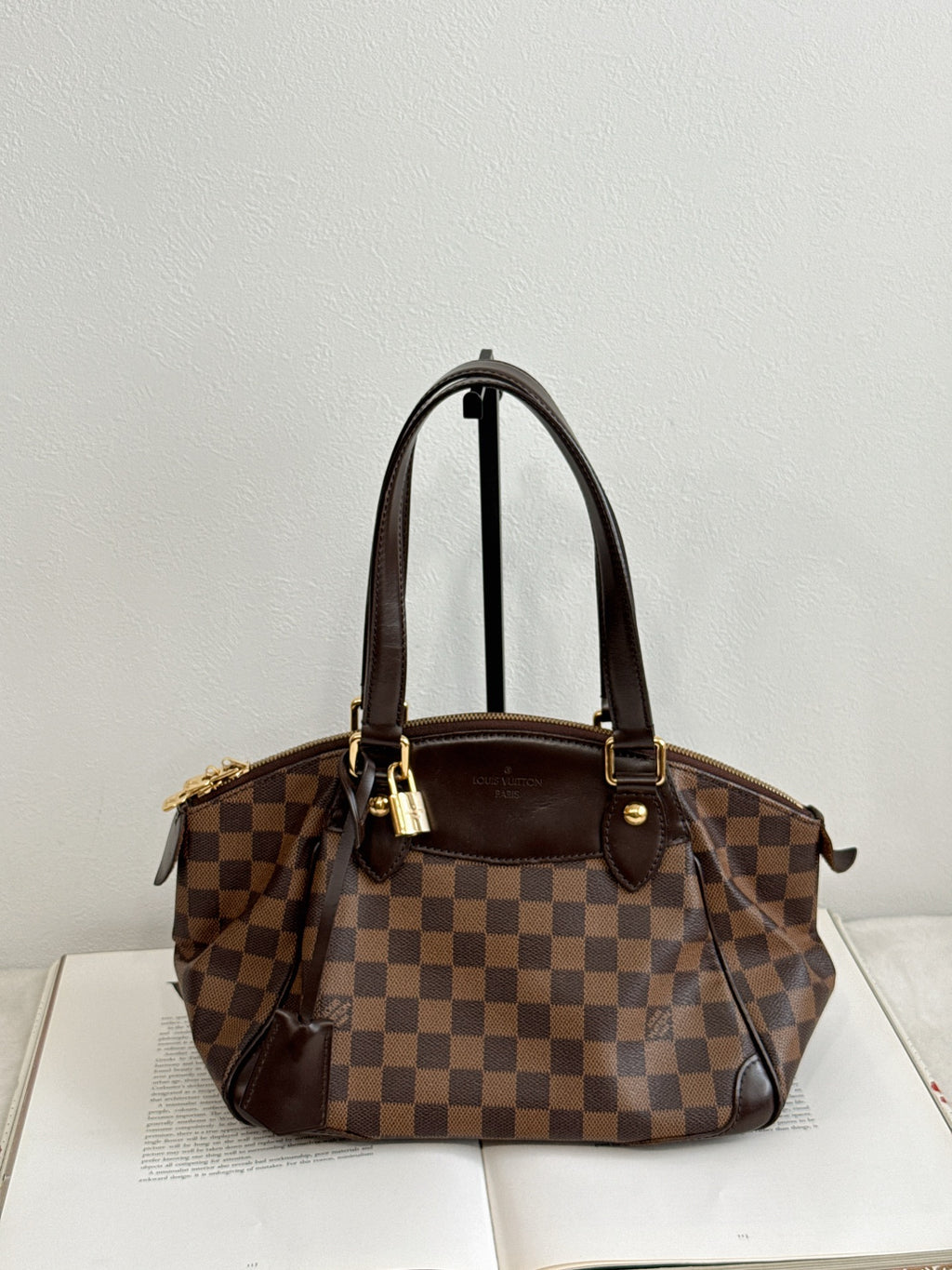LOUIS VUITTON Damier Handbag