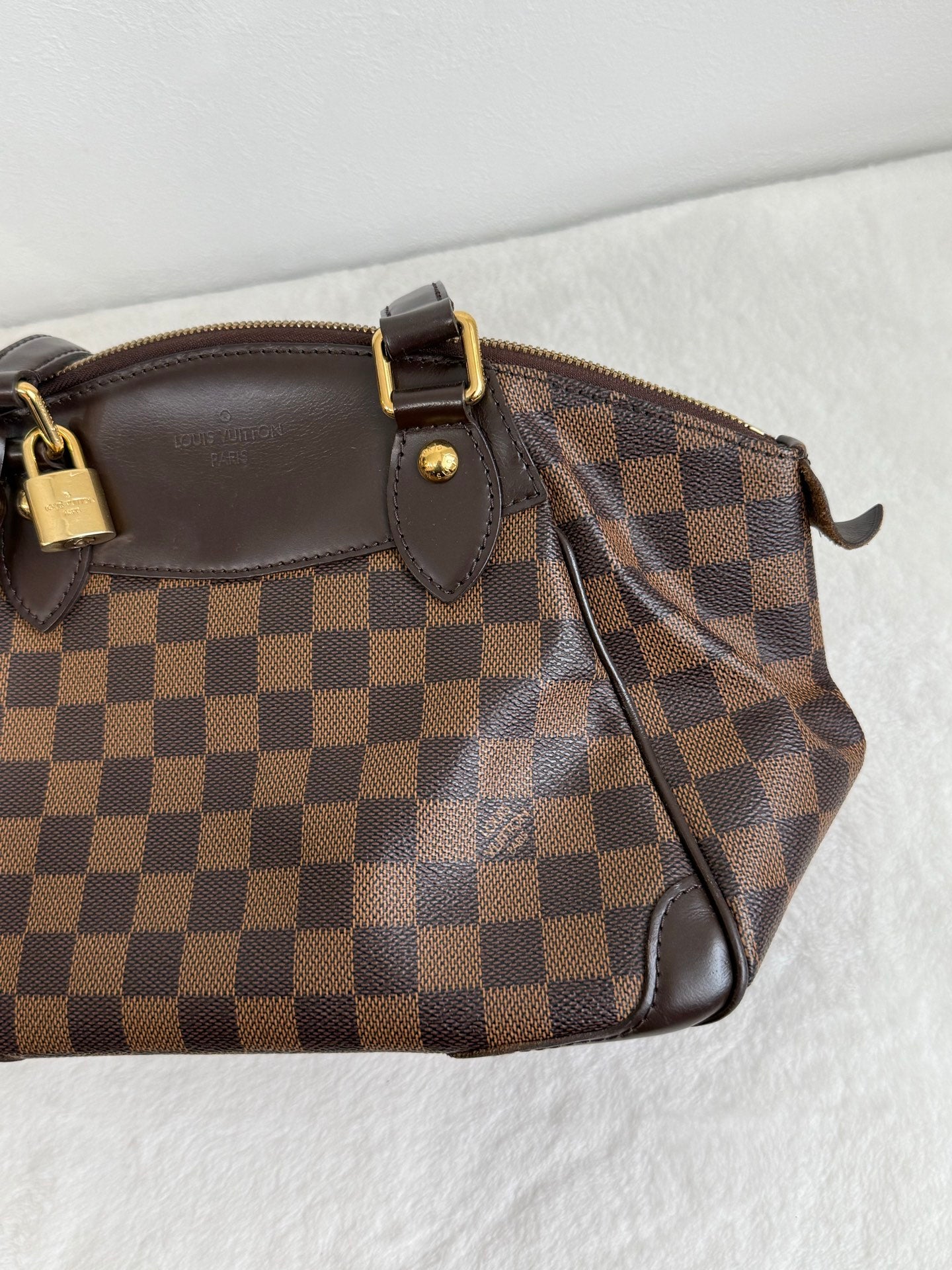 LOUIS VUITTON Damier Handbag