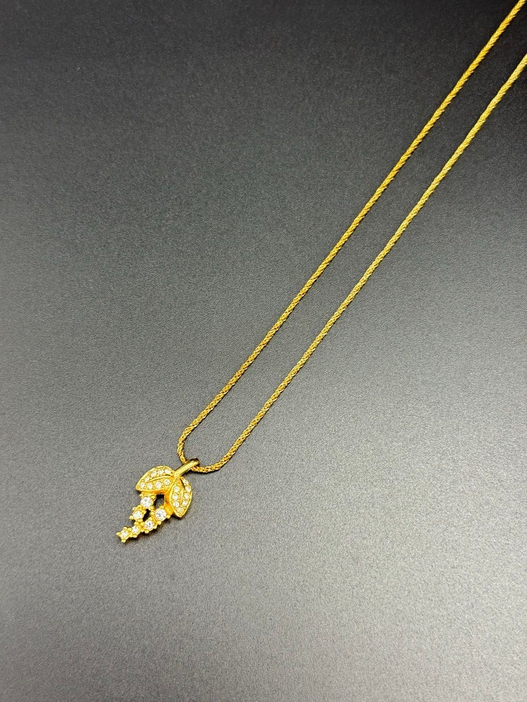 DIOR Grape pendant Vintage Necklace