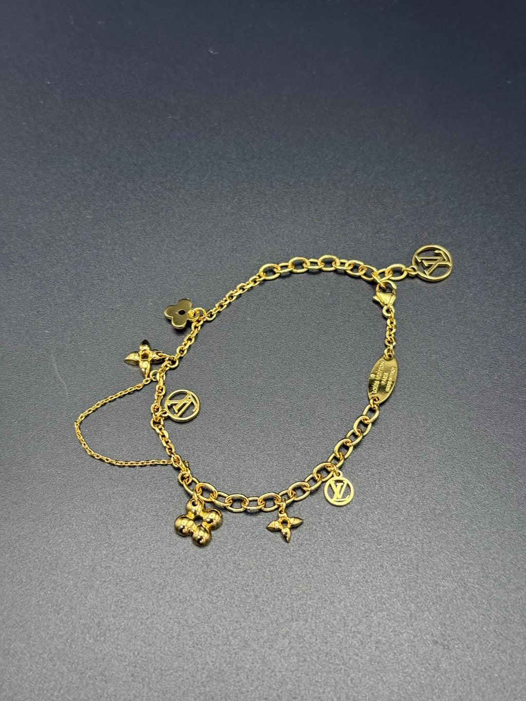 LOUIS VUITTON Golden Bracelet
