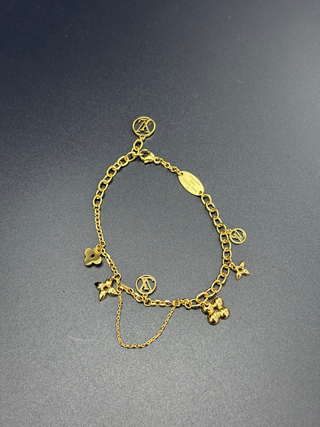 LOUIS VUITTON Golden Bracelet