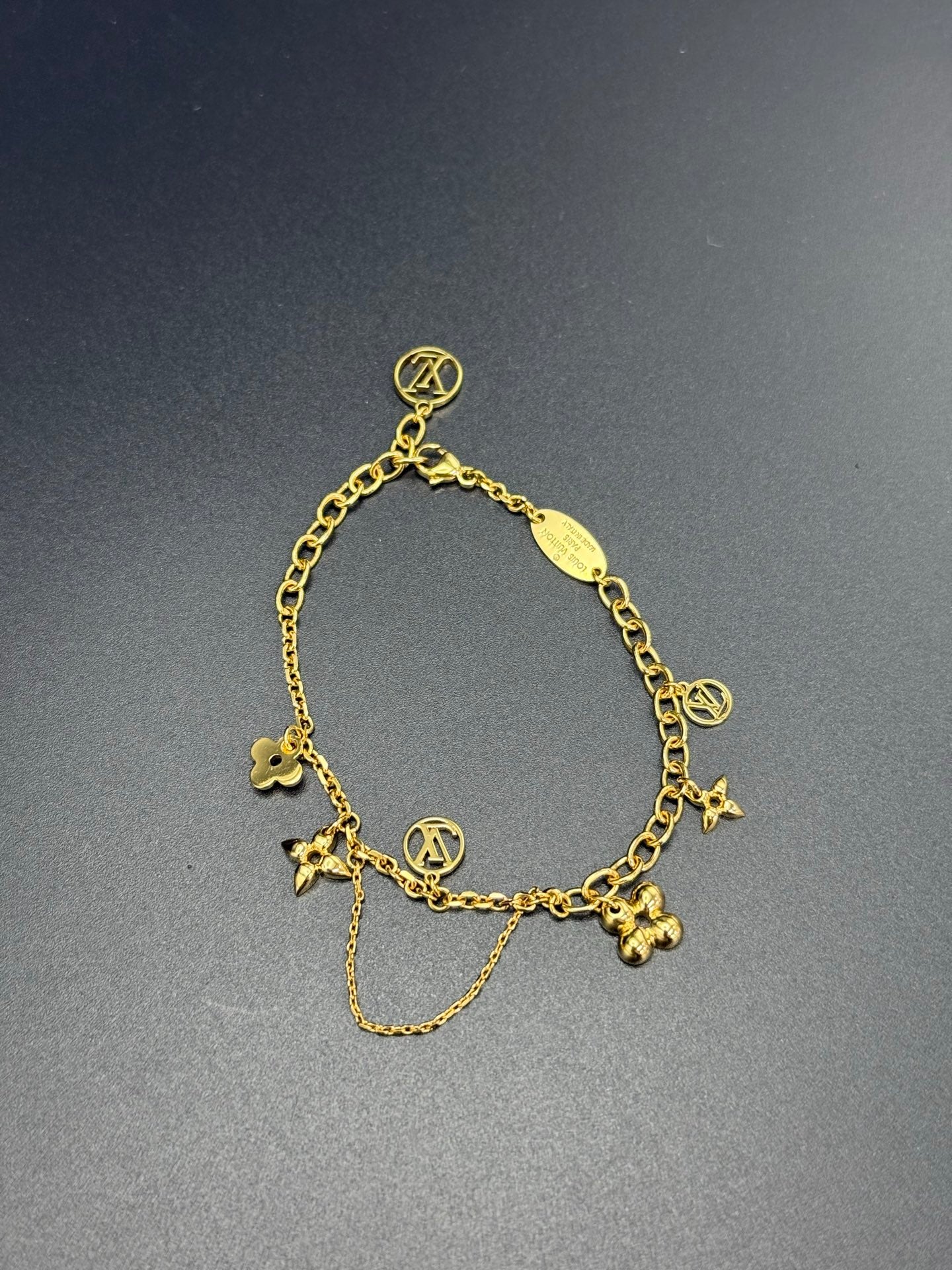 LOUIS VUITTON Golden Bracelet