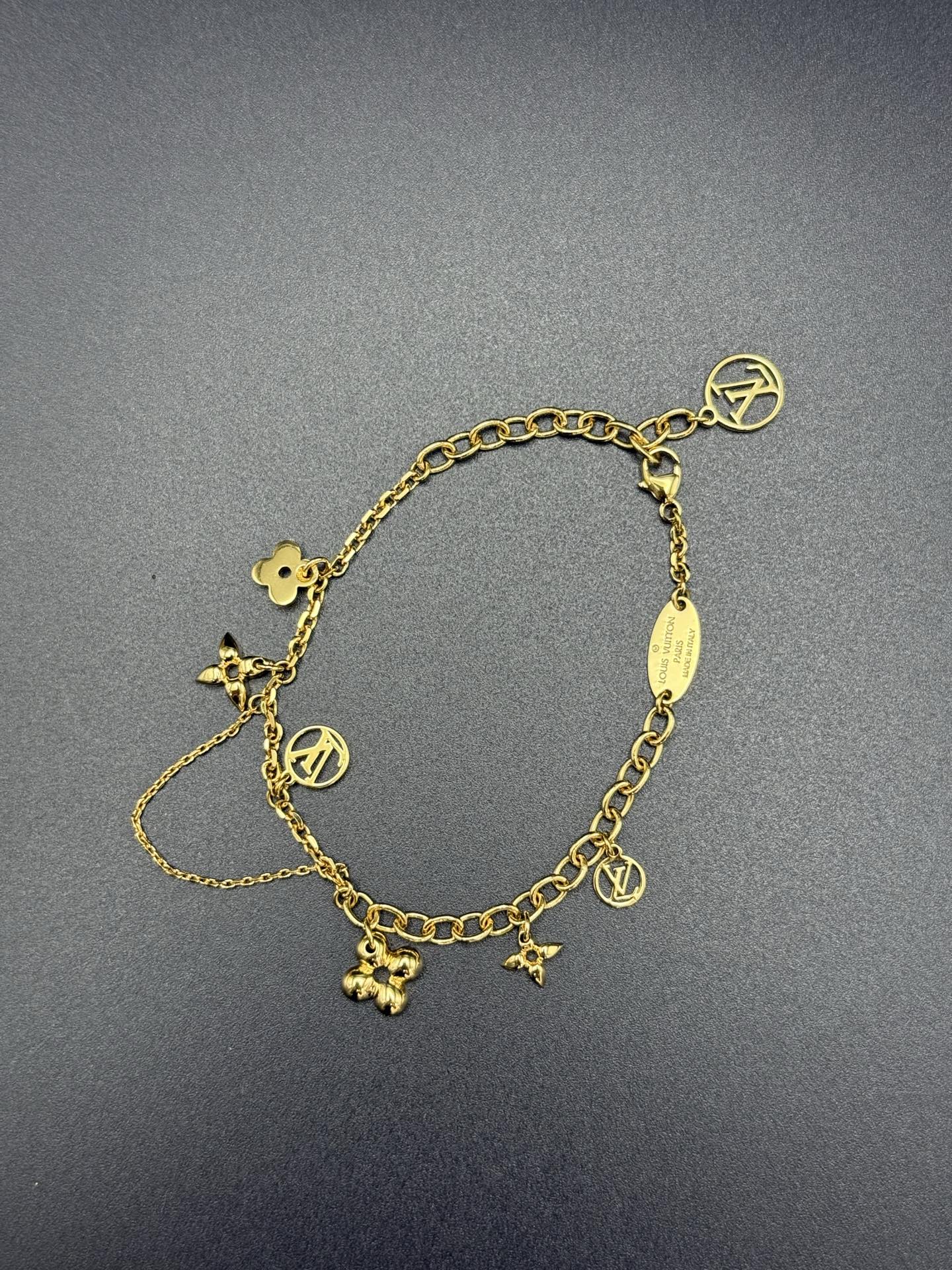 LOUIS VUITTON Golden Bracelet