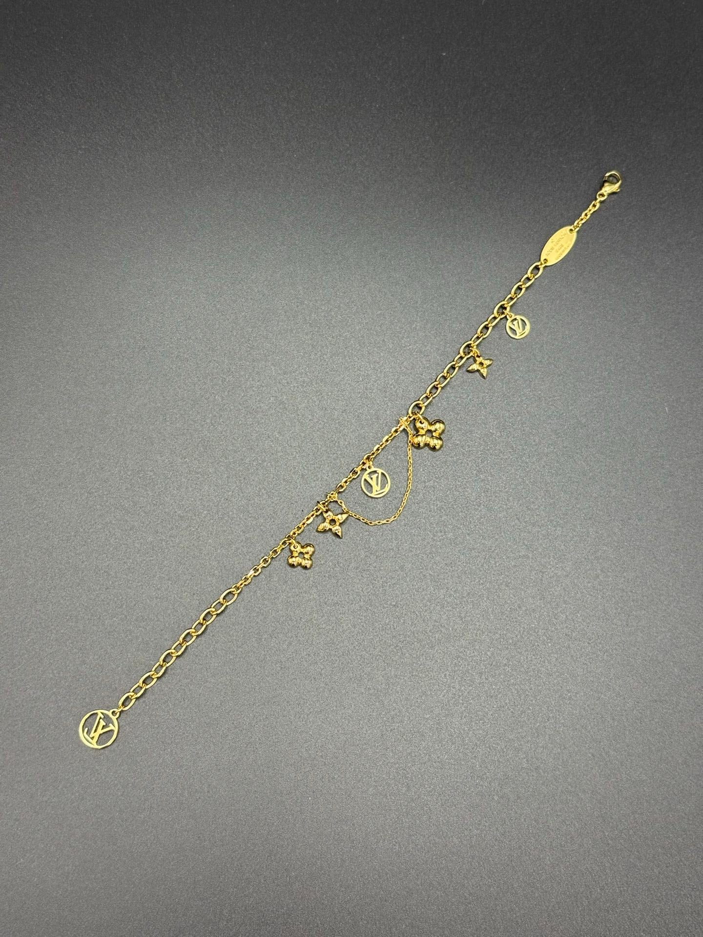 LOUIS VUITTON Golden Bracelet