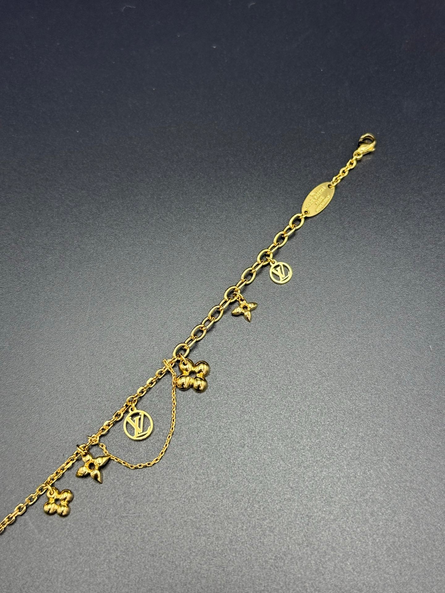 LOUIS VUITTON Golden Bracelet